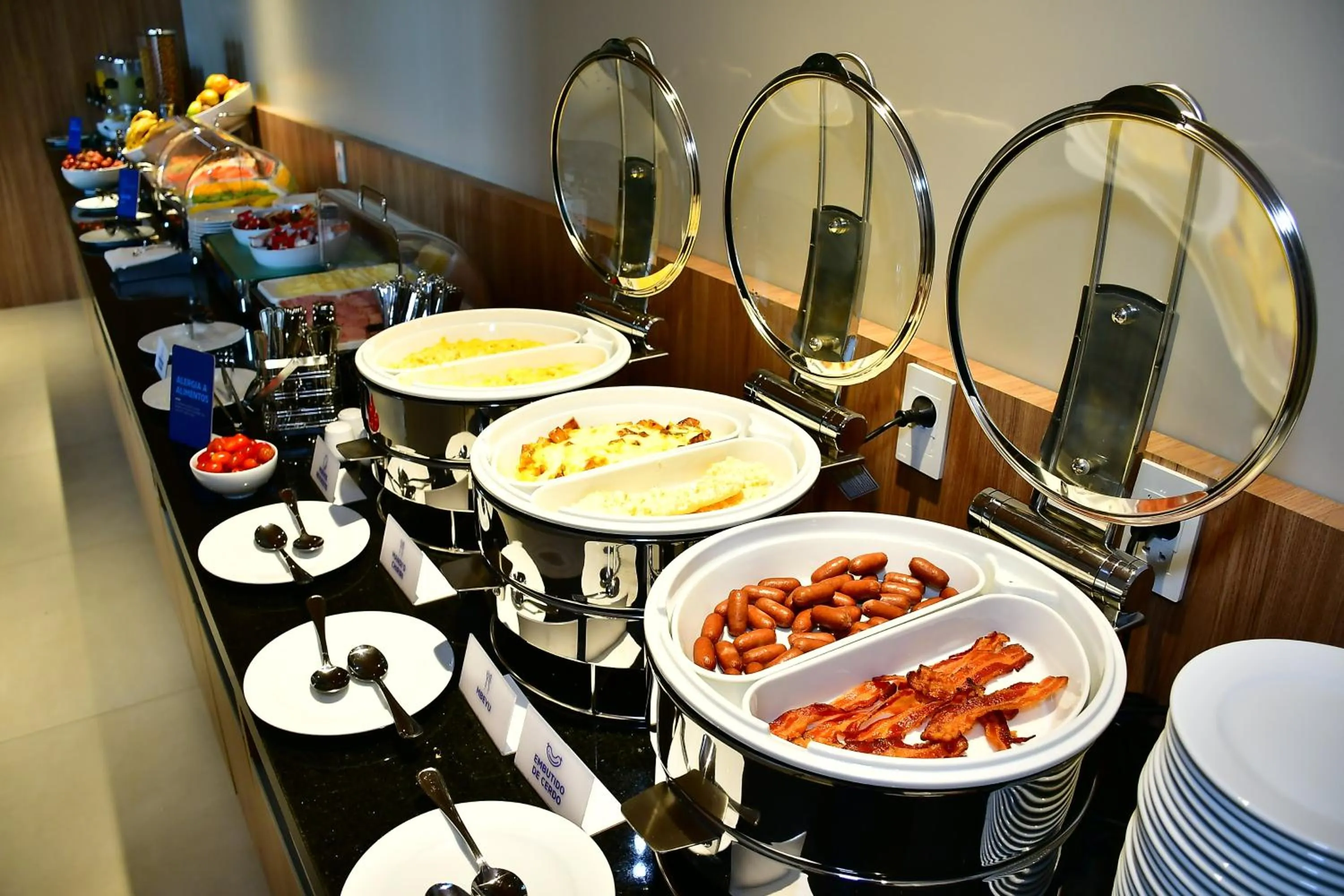 Breakfast in Holiday Inn Express Asuncion Aviadores by IHG