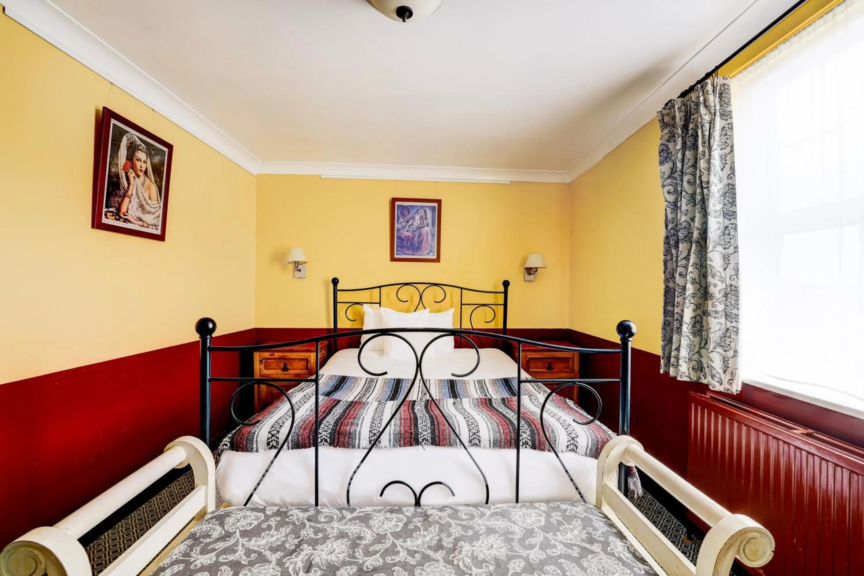 Bedroom, Bed in Church Street Hotel by Belvilla near The Oval London