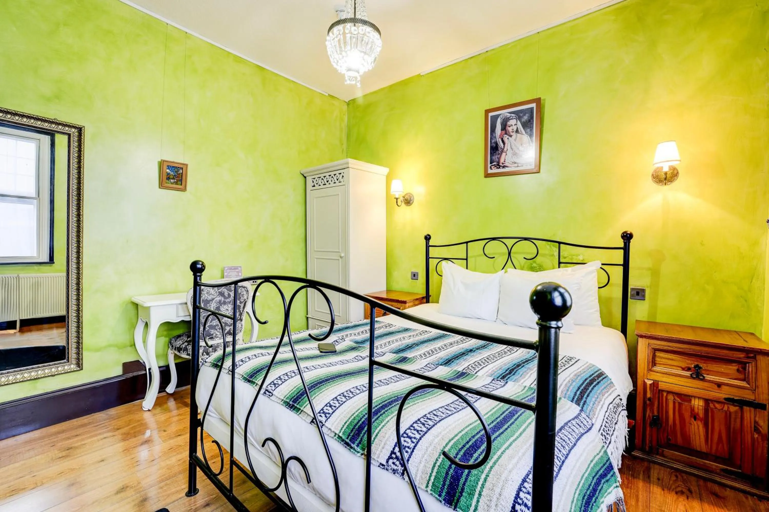 Bedroom, Bed in Church Street Hotel by Belvilla near The Oval London