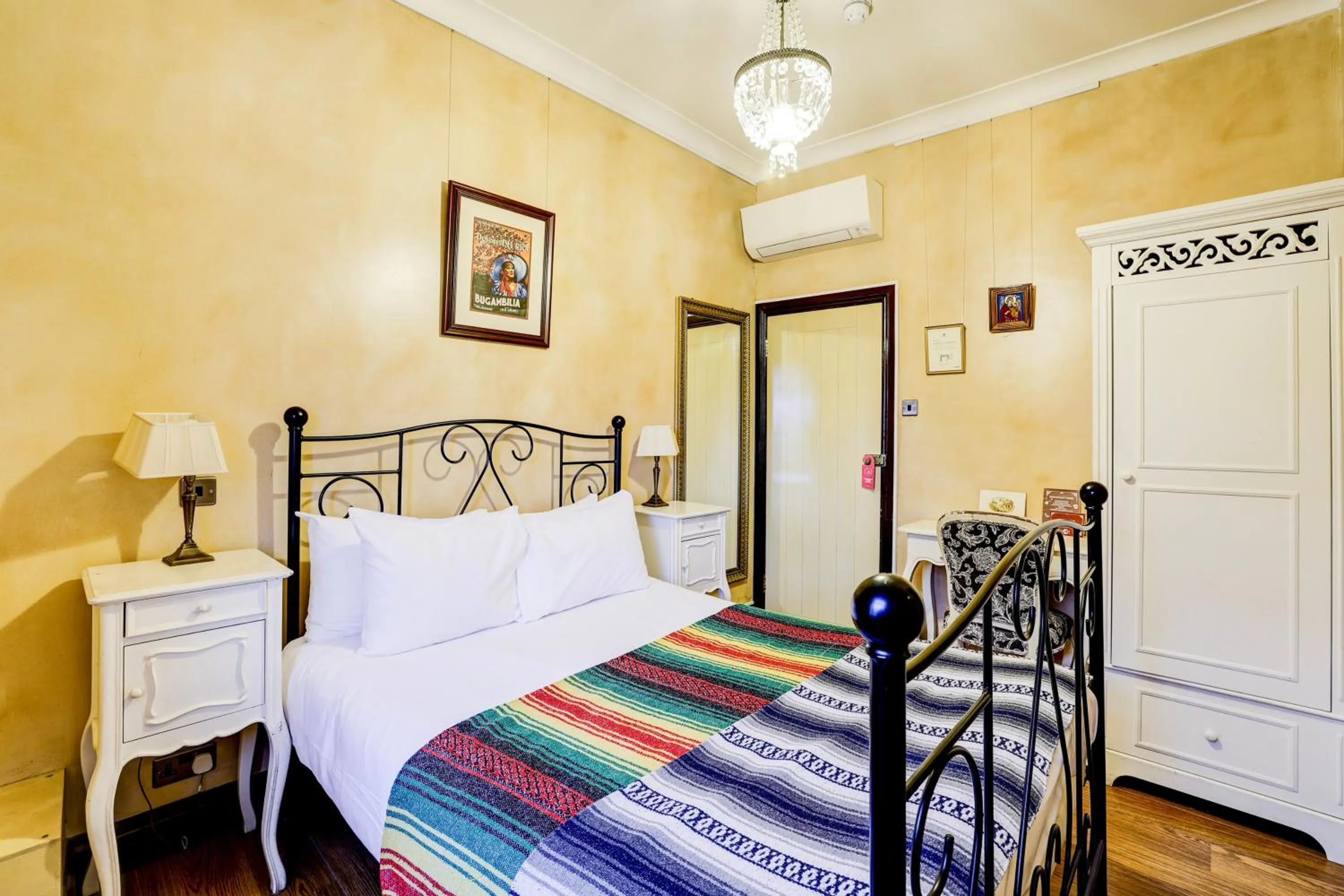 Bedroom, Bed in Church Street Hotel by Belvilla near The Oval London