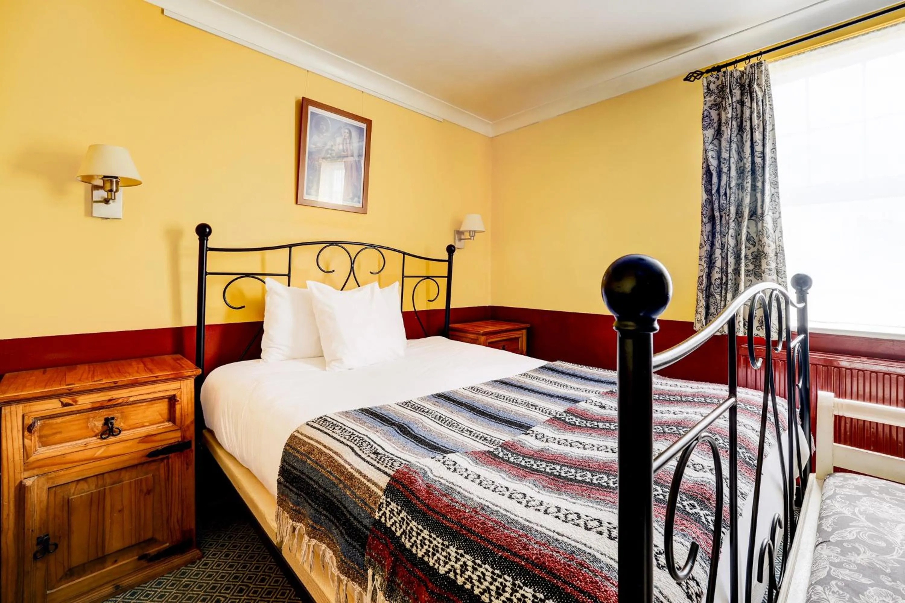 Bedroom, Bed in Church Street Hotel by Belvilla near The Oval London