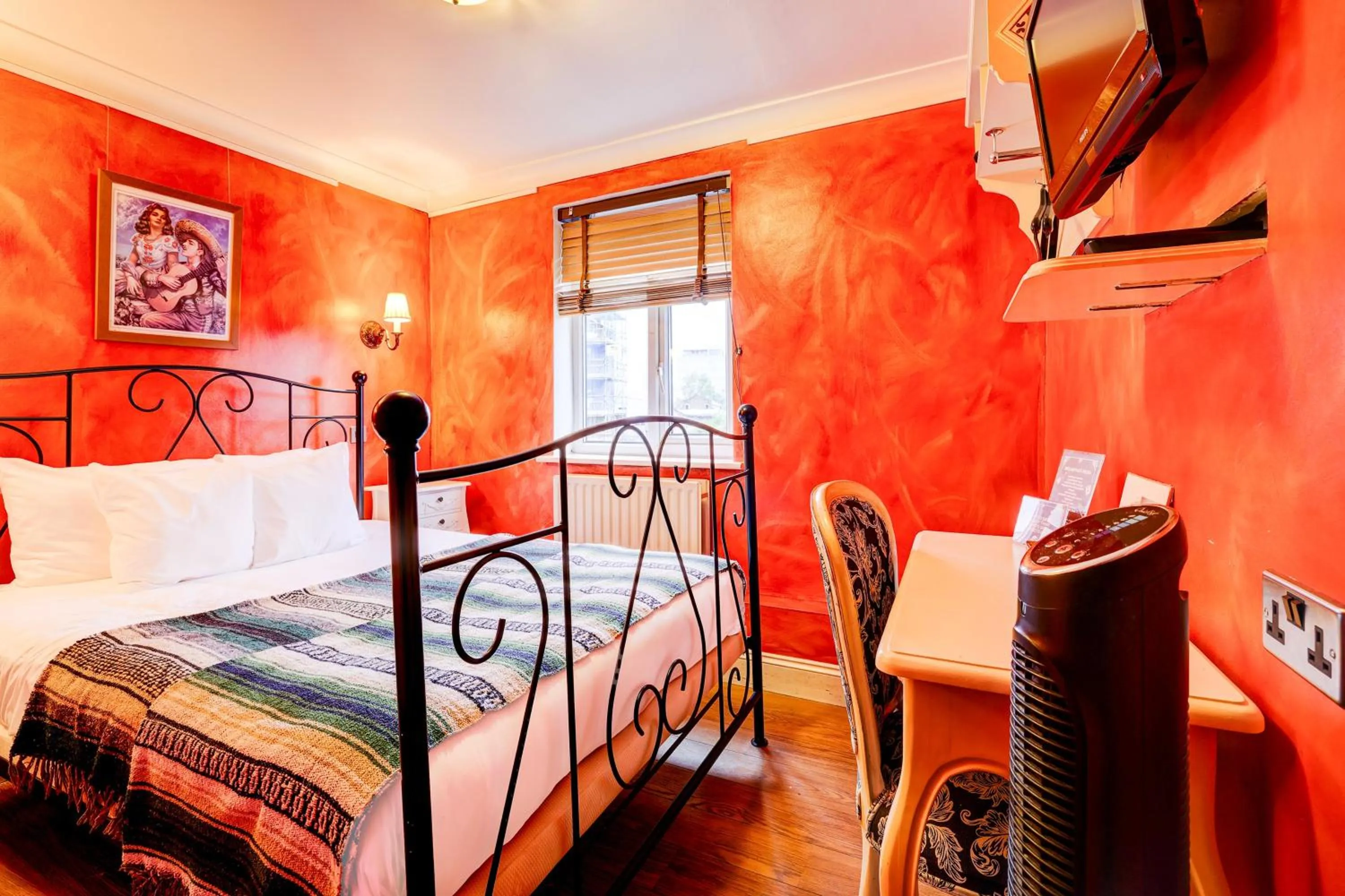 Bedroom, Bed in Church Street Hotel by Belvilla near The Oval London