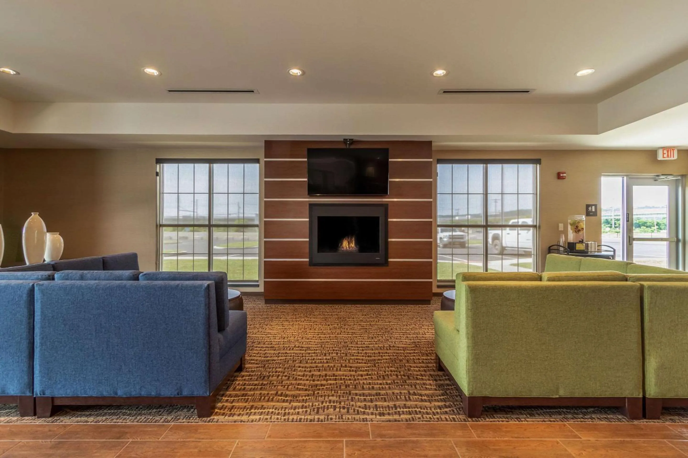 Lobby or reception in Comfort Inn & Suites - Harrisburg Airport - Hershey South