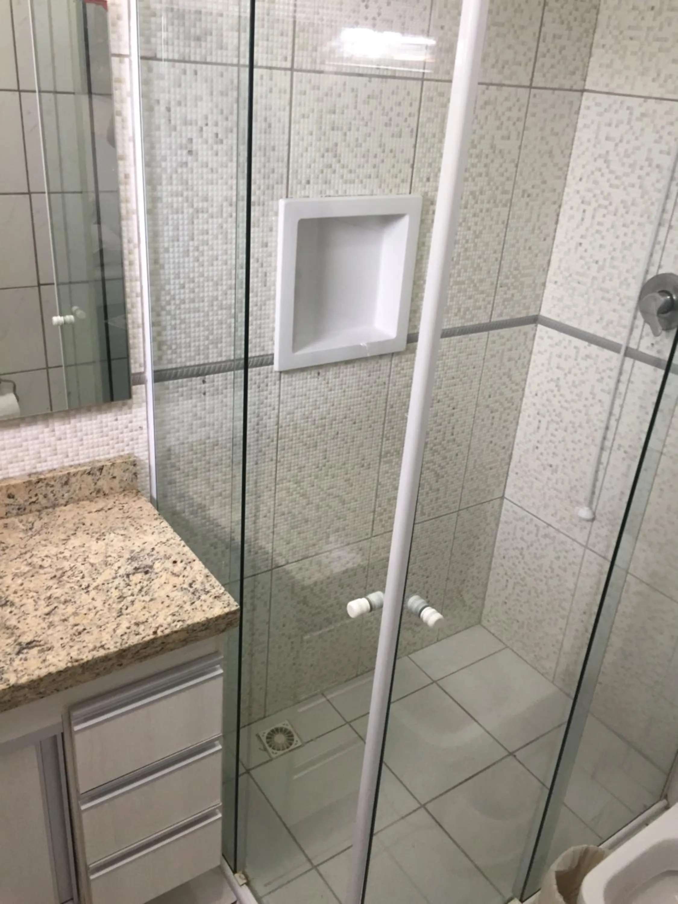 Bathroom in Vila Alaide Praia Hotel