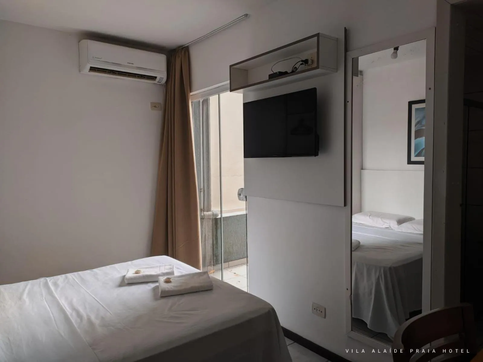 Bed in Vila Alaide Praia Hotel