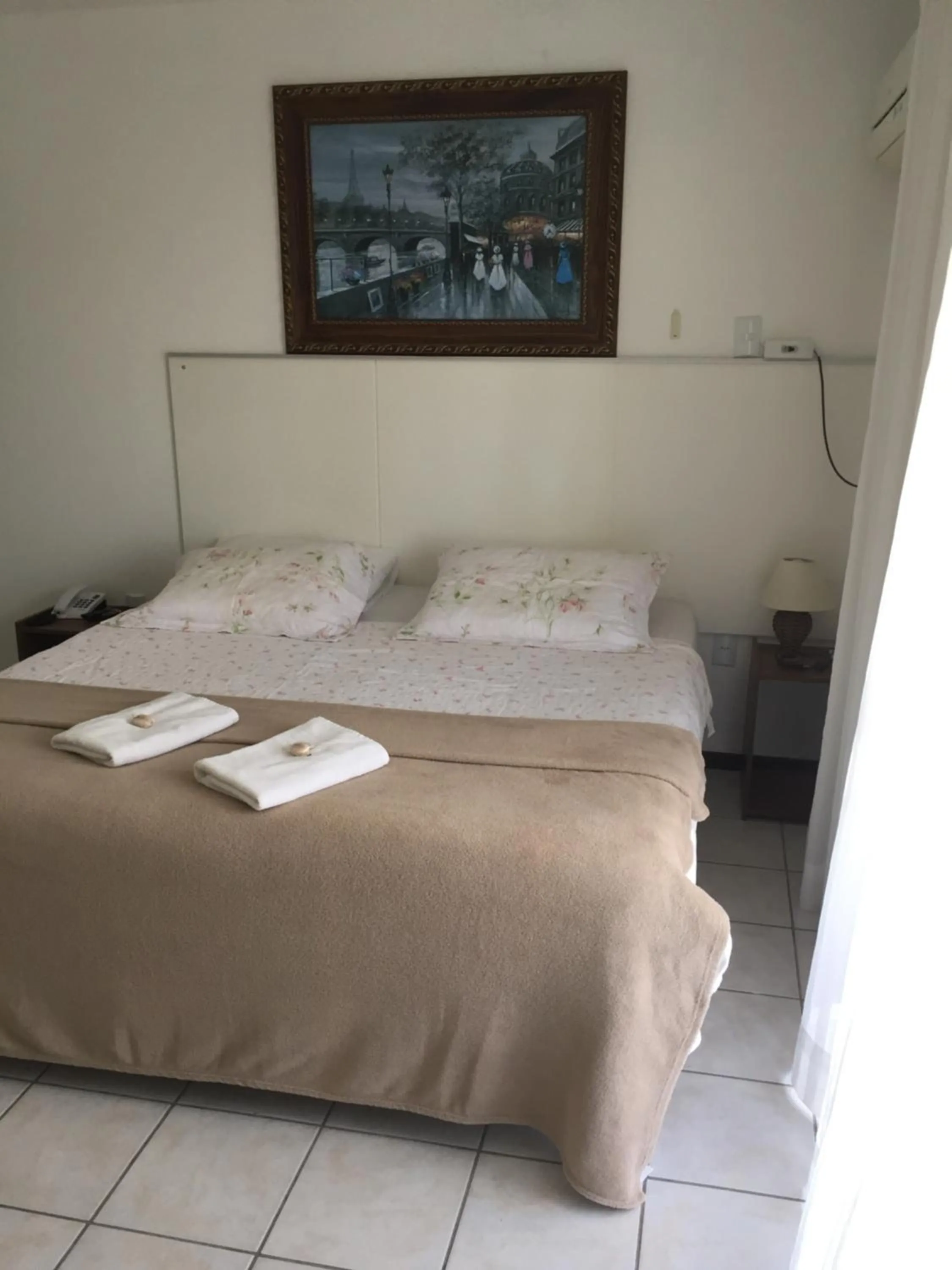 Bed in Vila Alaide Praia Hotel