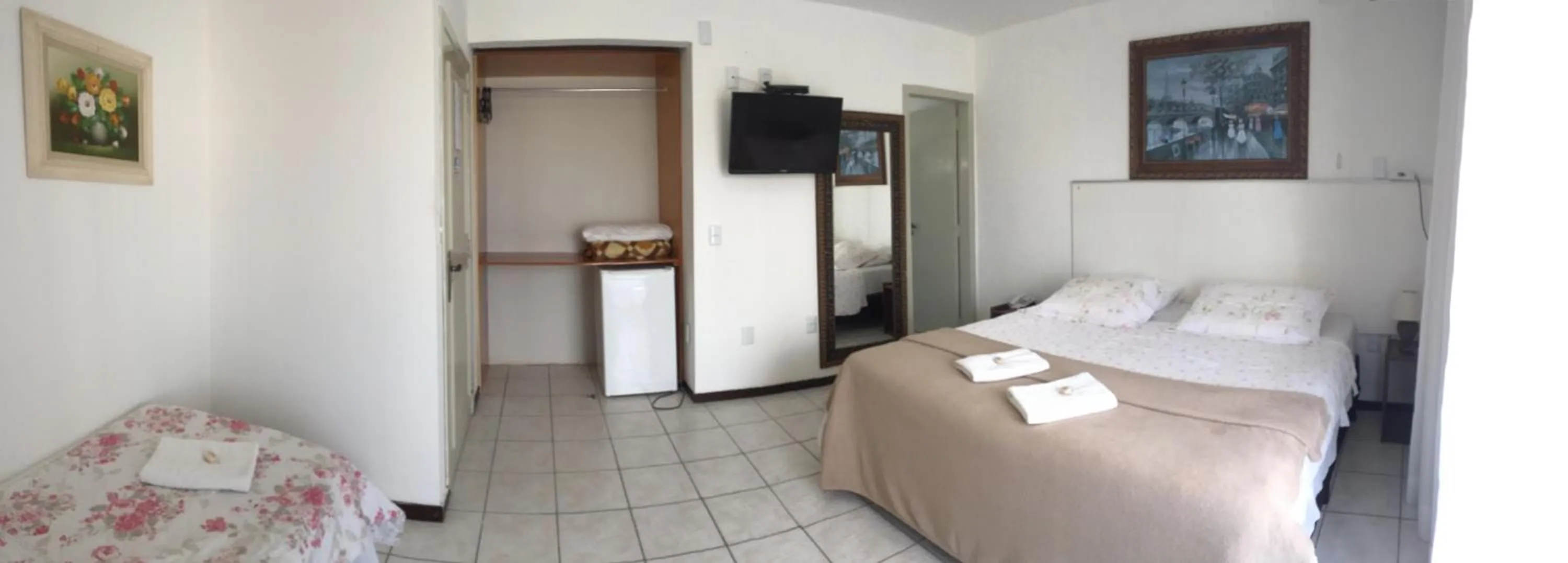 Bed in Vila Alaide Praia Hotel