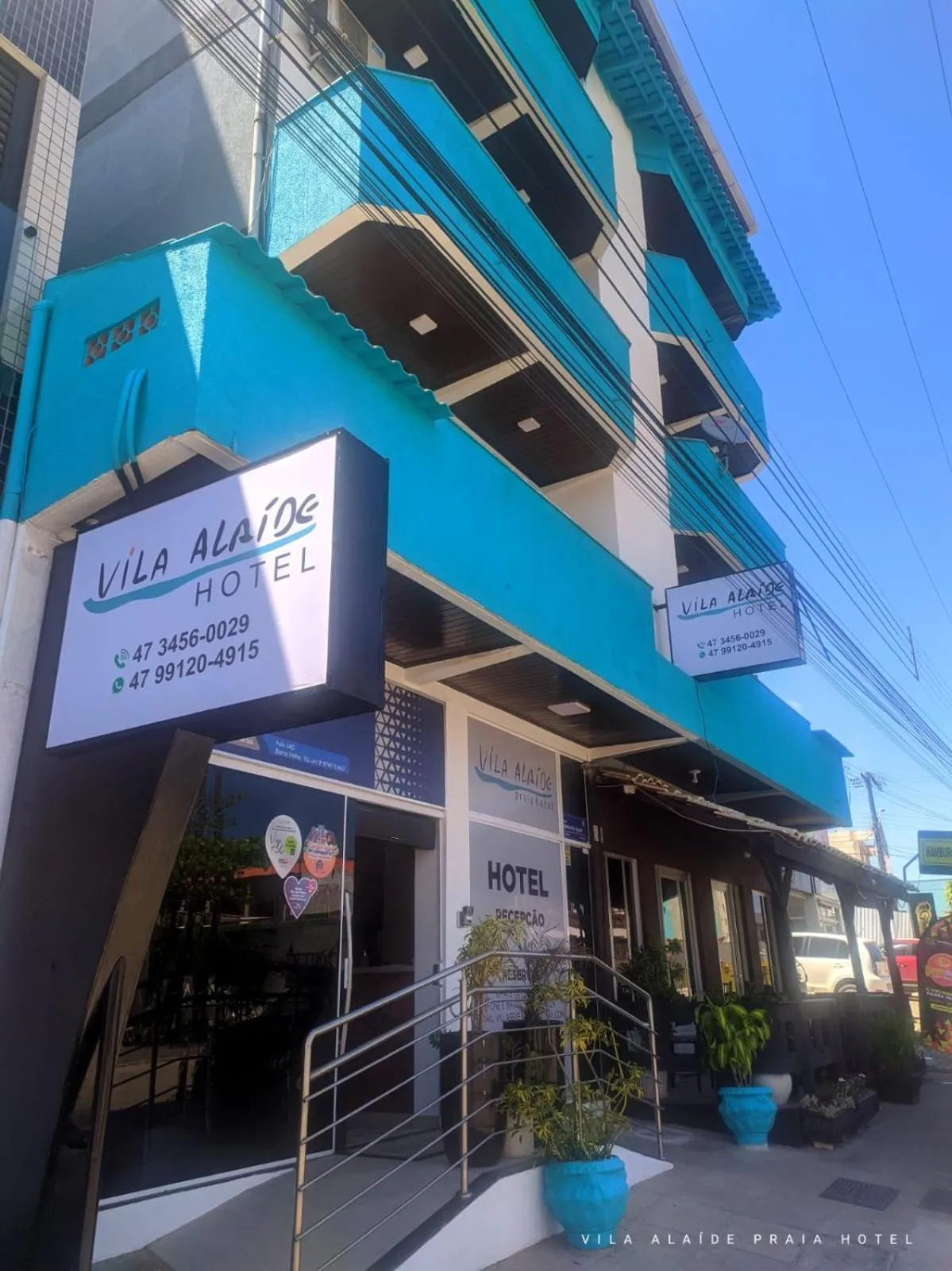 Property building in Vila Alaide Praia Hotel