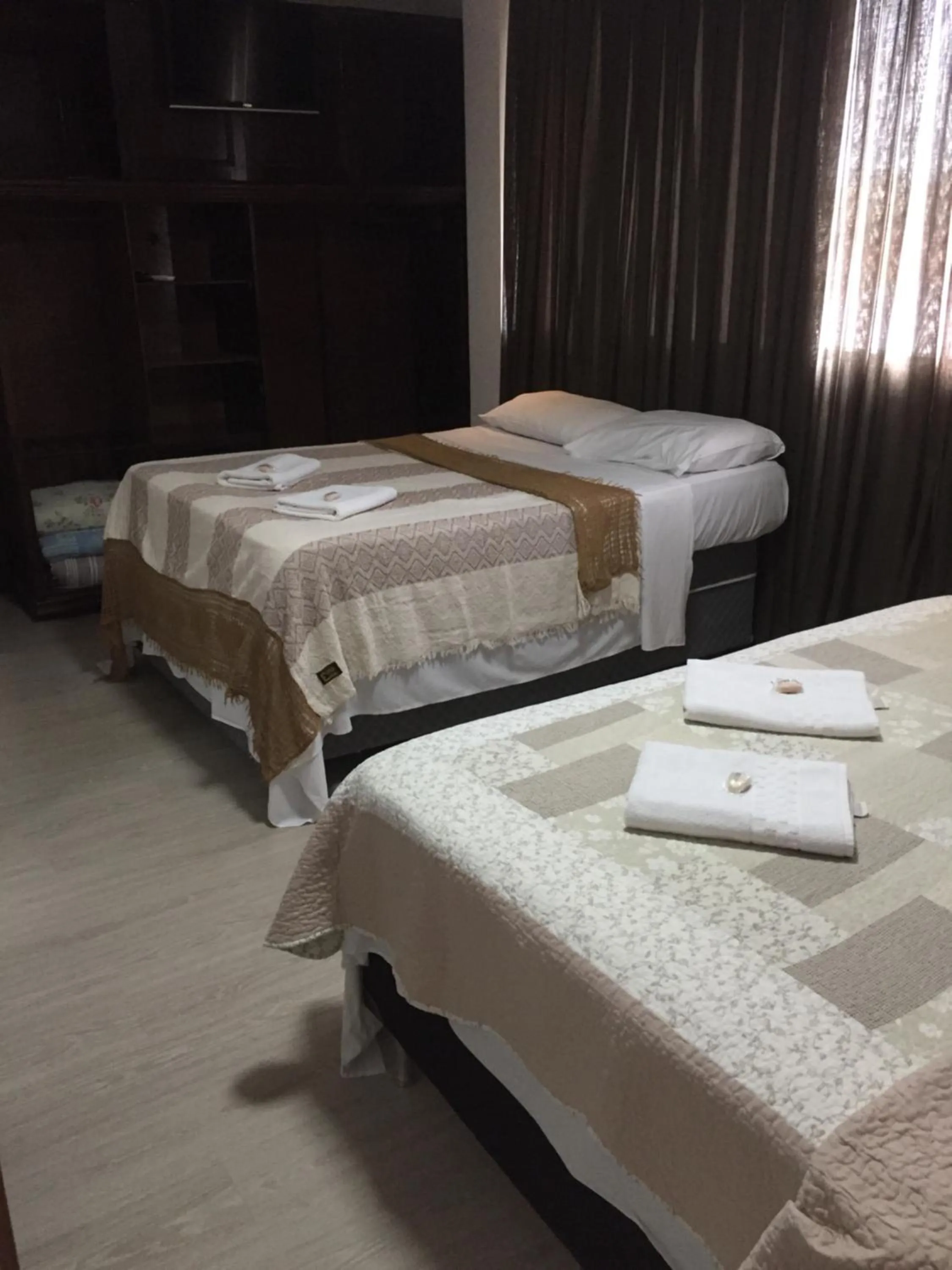 Bedroom, Bed in Vila Alaide Praia Hotel