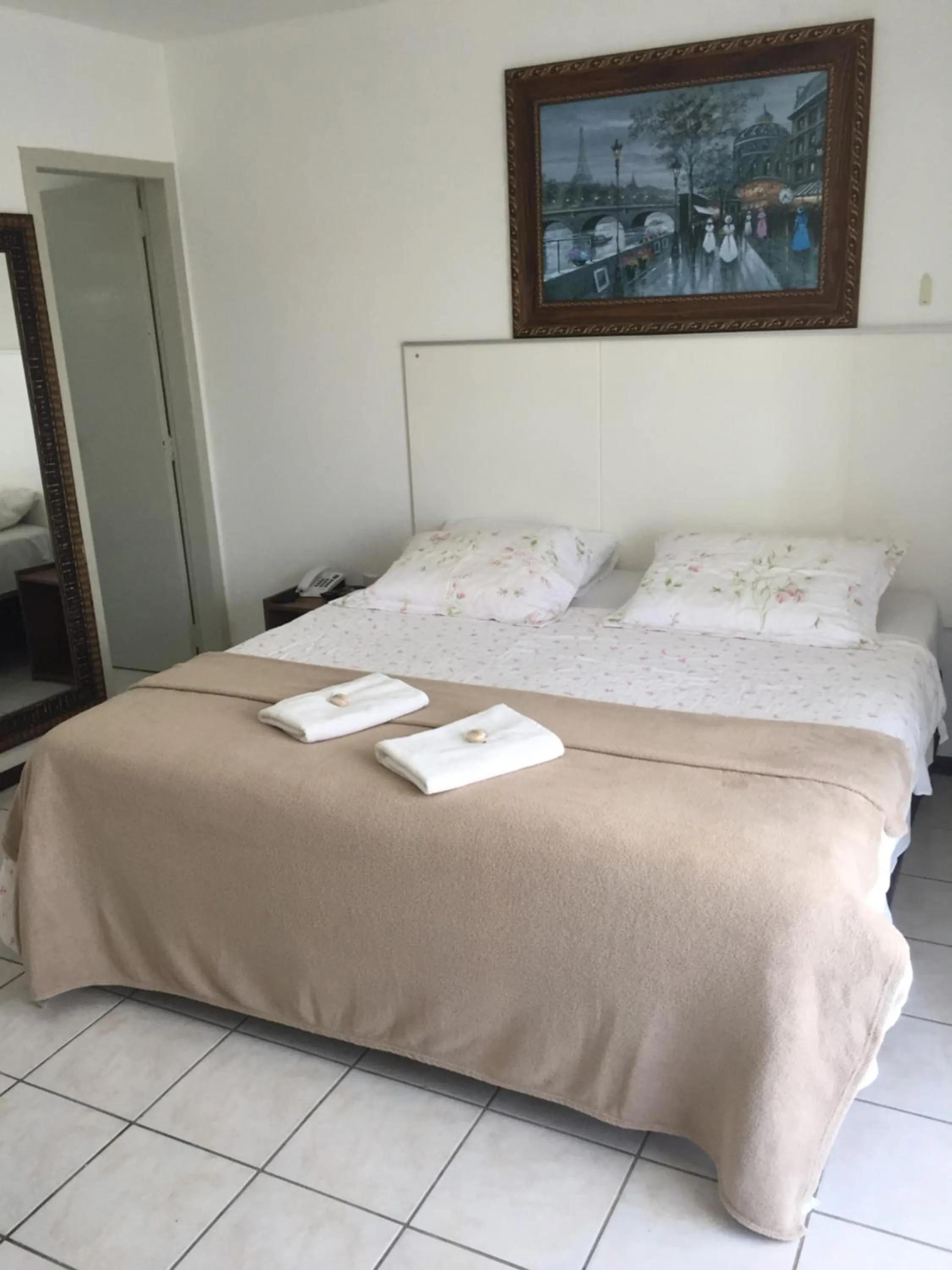 Bed in Vila Alaide Praia Hotel