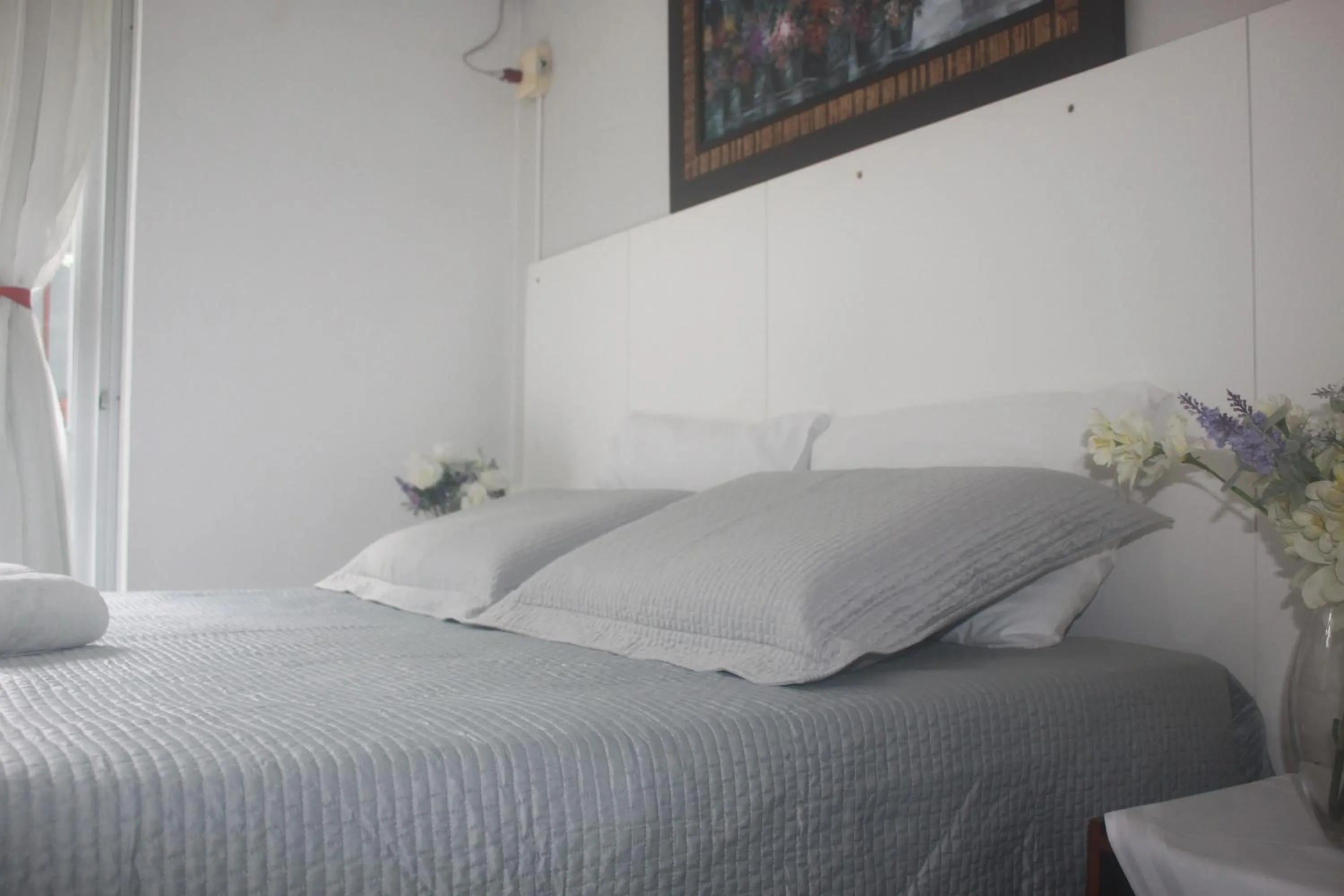 Bathroom, Bed in Vila Alaide Praia Hotel