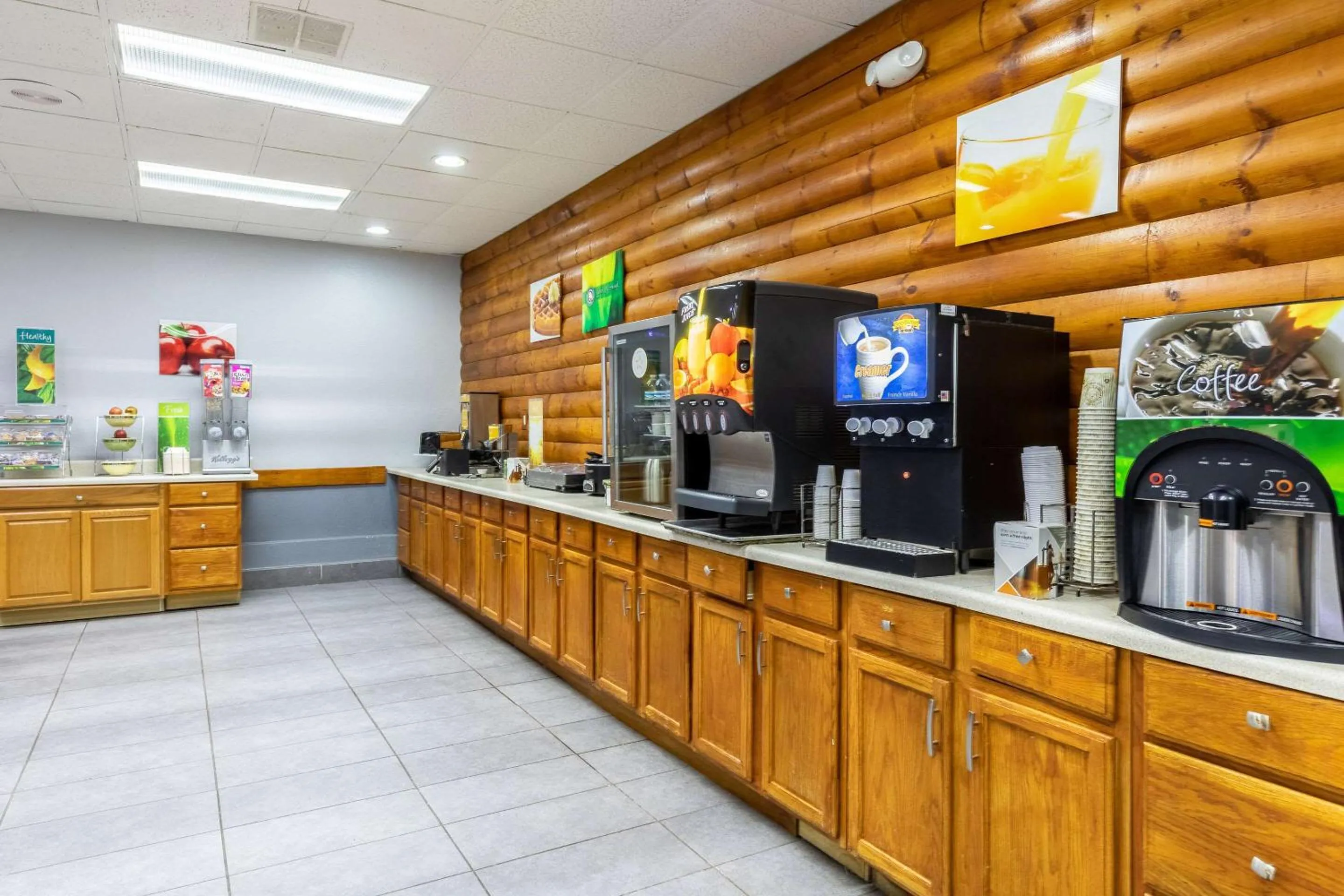 Restaurant/places to eat in Quality Inn Newport