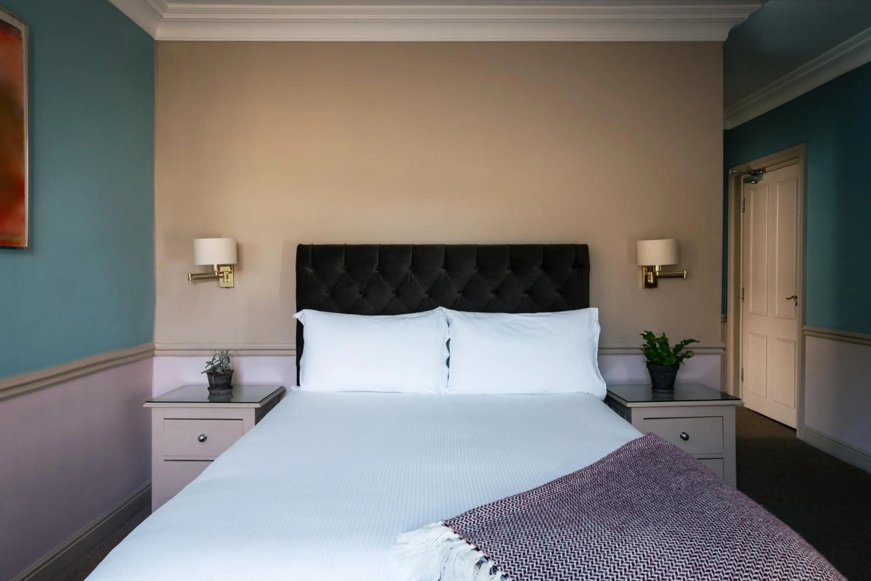 Bedroom, Bed in The Fell Hotel