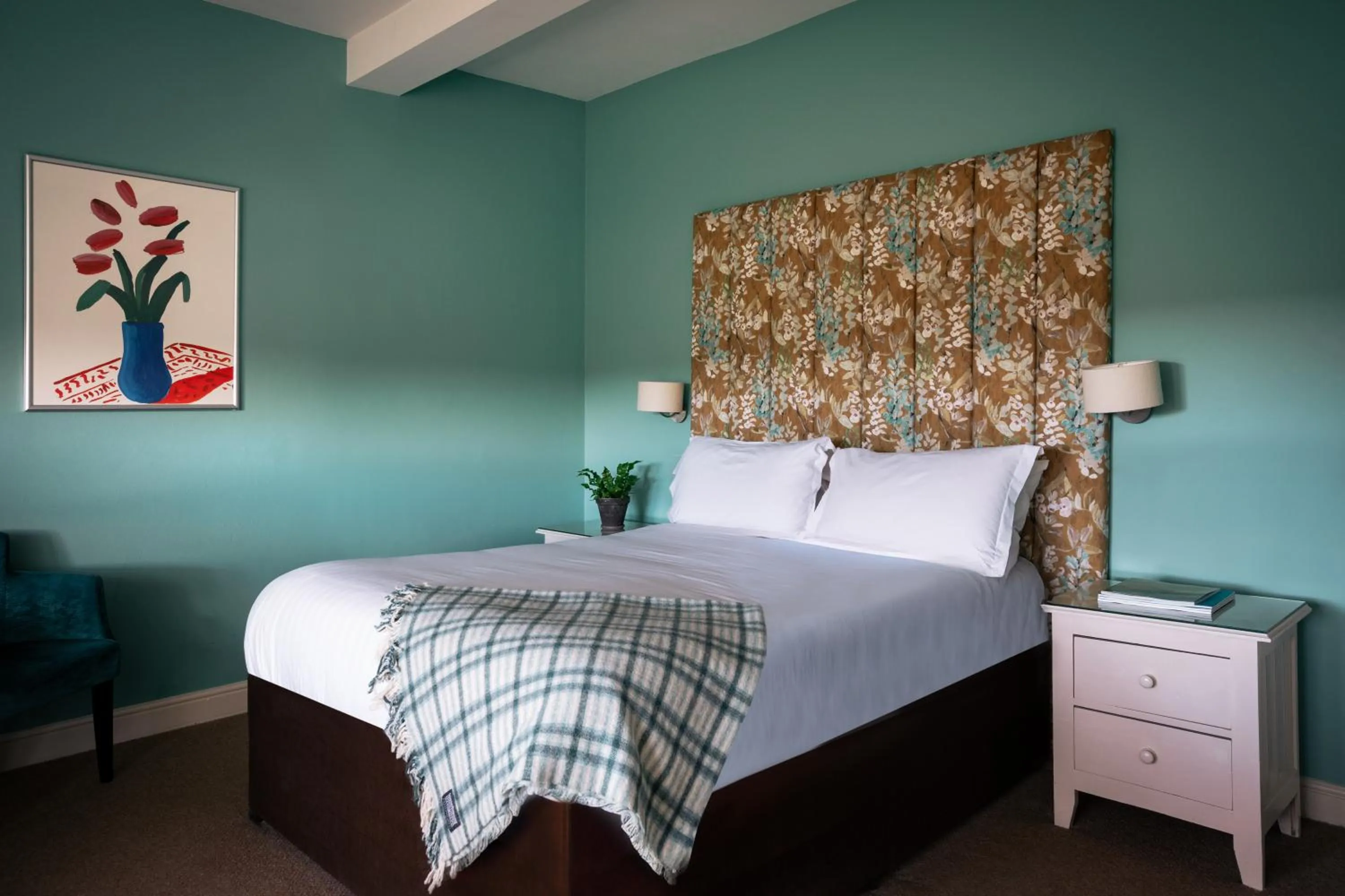 Bedroom, Bed in The Fell Hotel