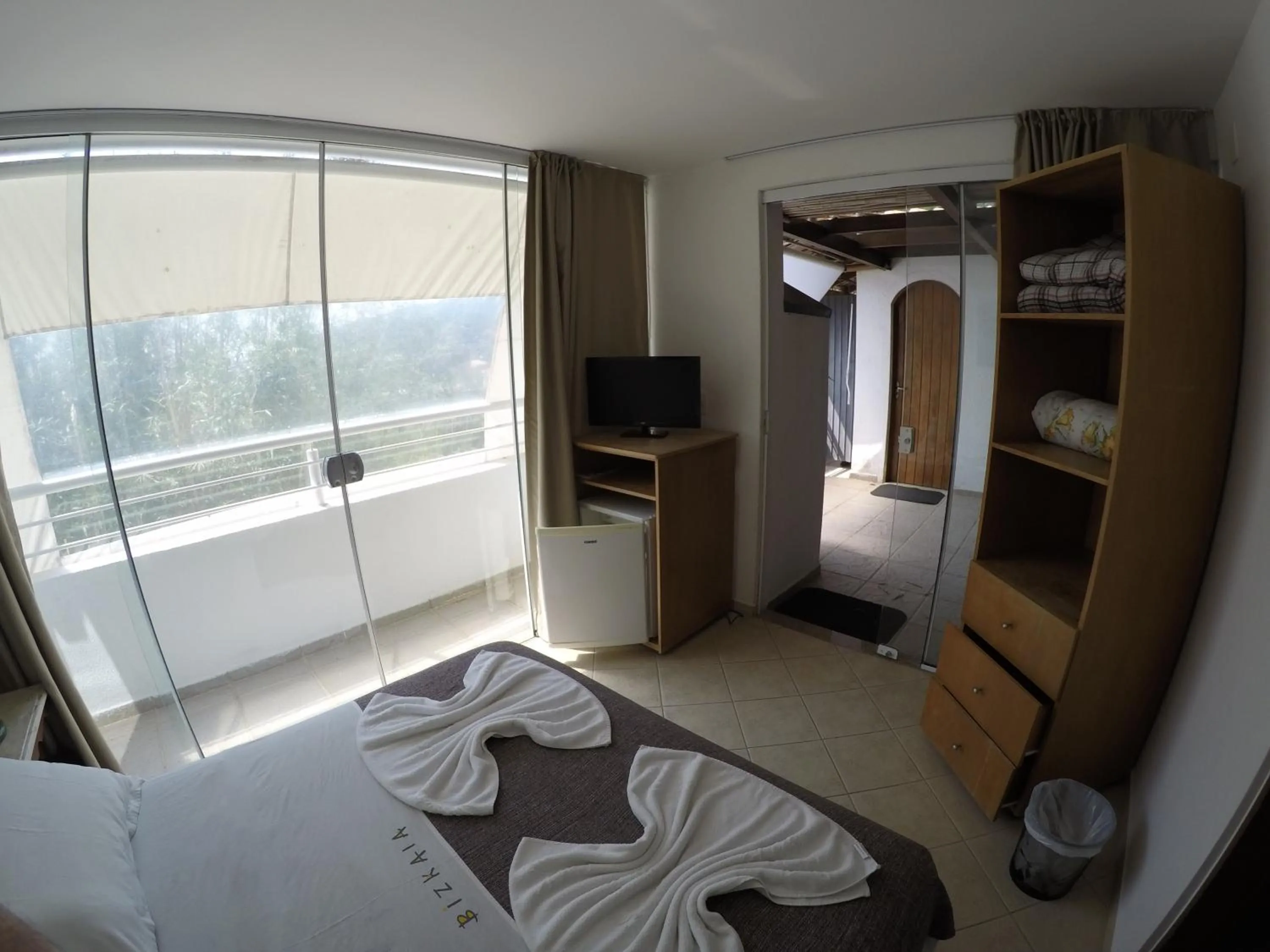 Photo of the whole room, Bed in GH Bizkaia