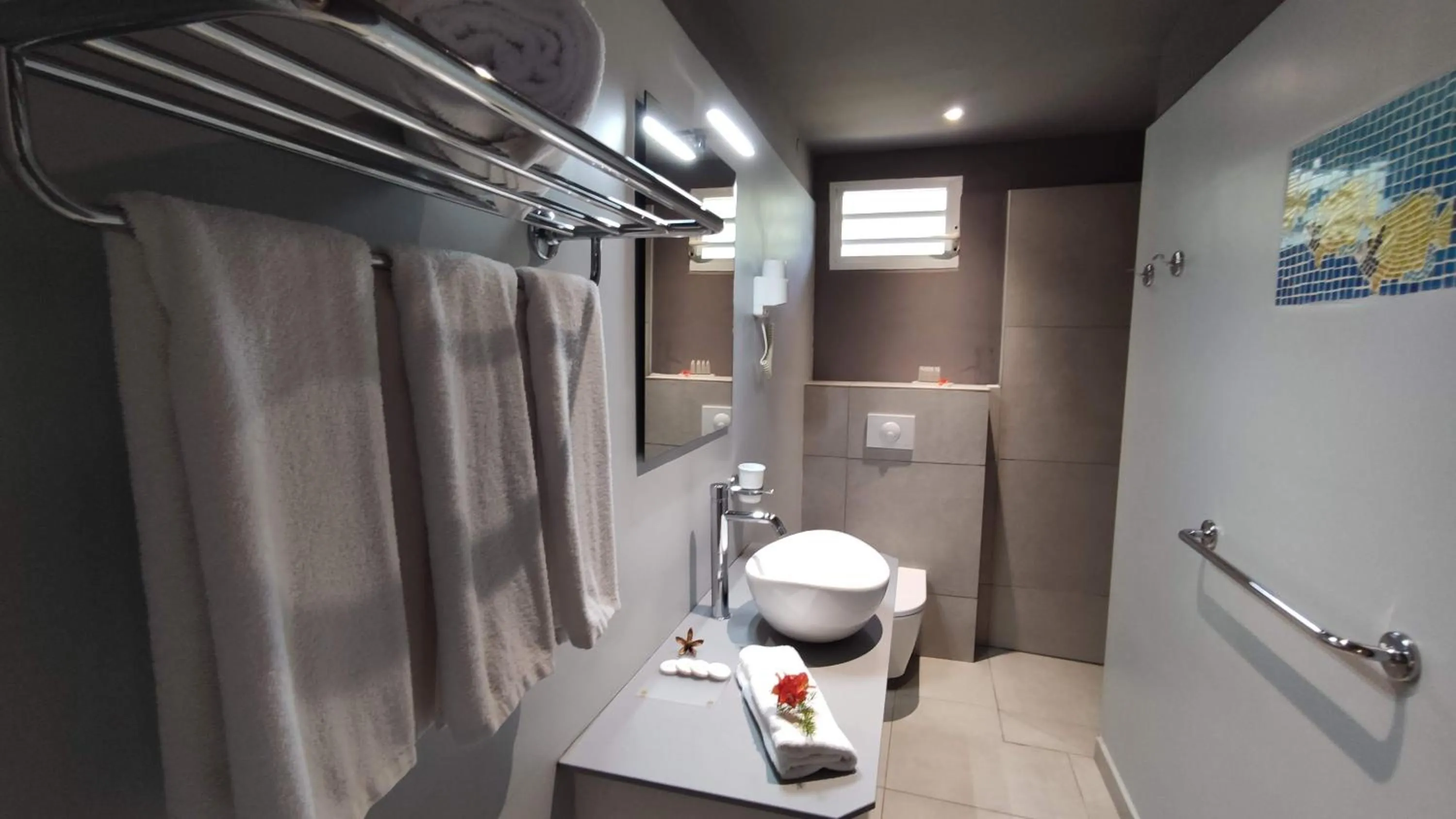 Toilet in Habitation Grande Anse Résidence hôtelière