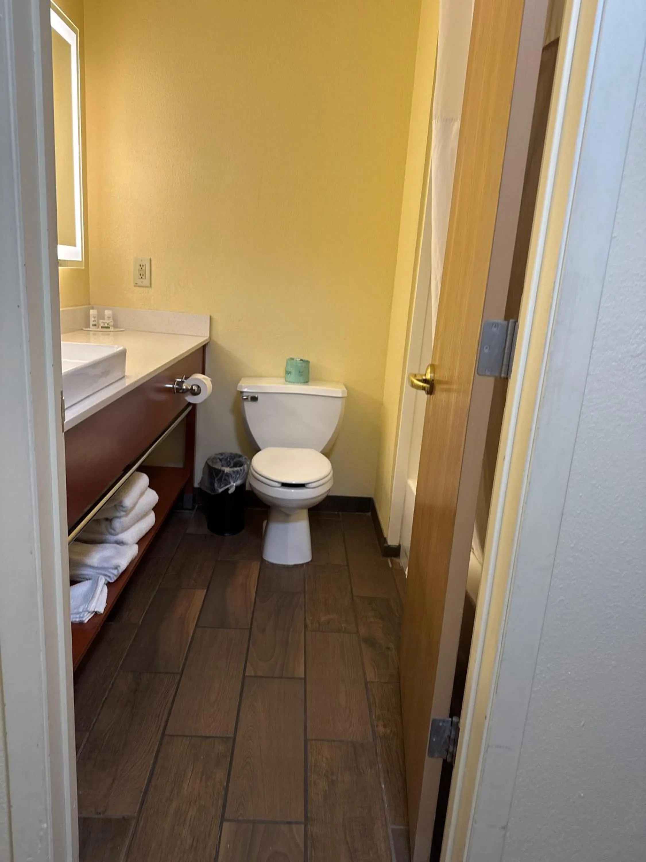 Baymont by Wyndham Mishawaka South Bend Area