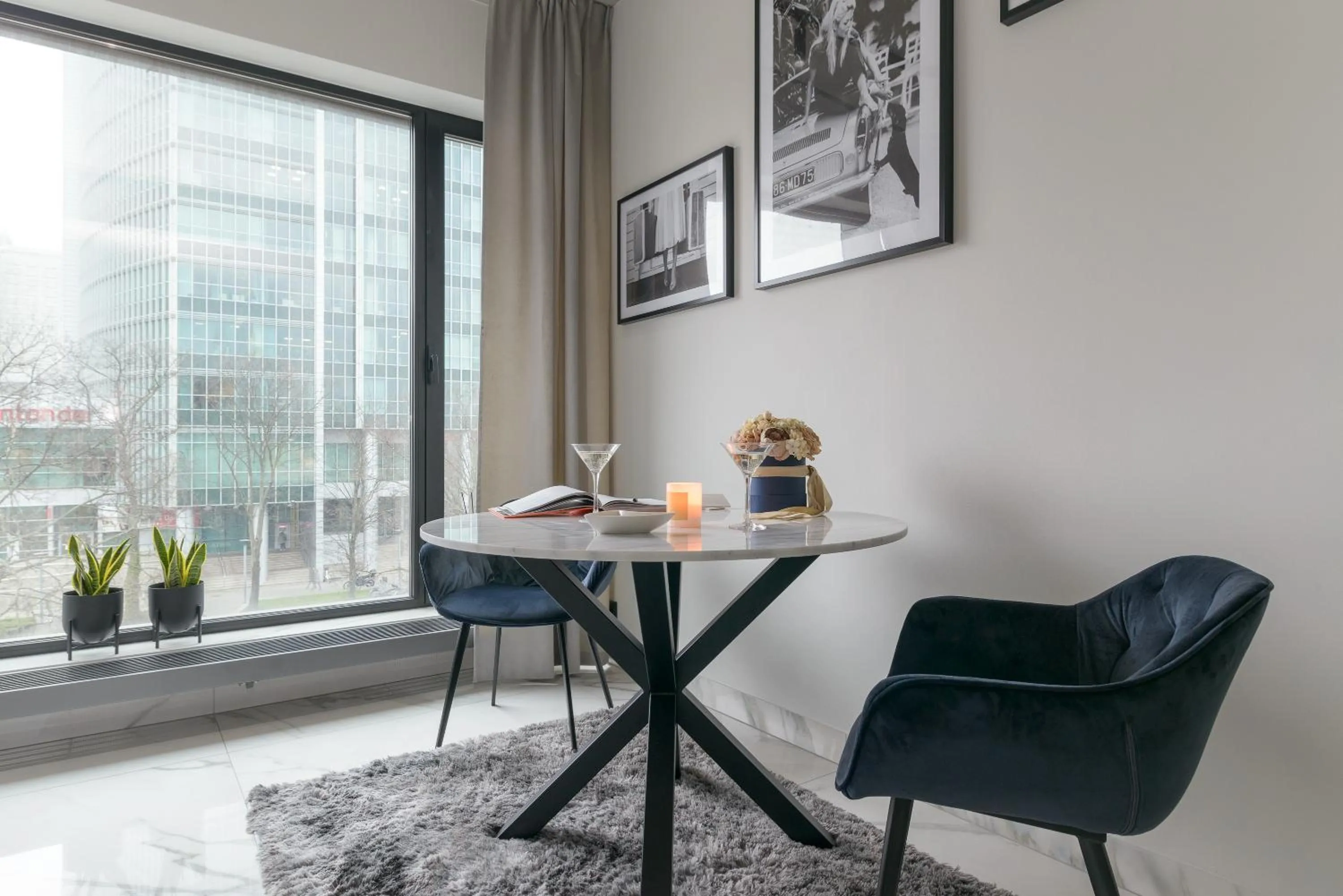 Seating area in Centro Design Apartments - Półwiejska