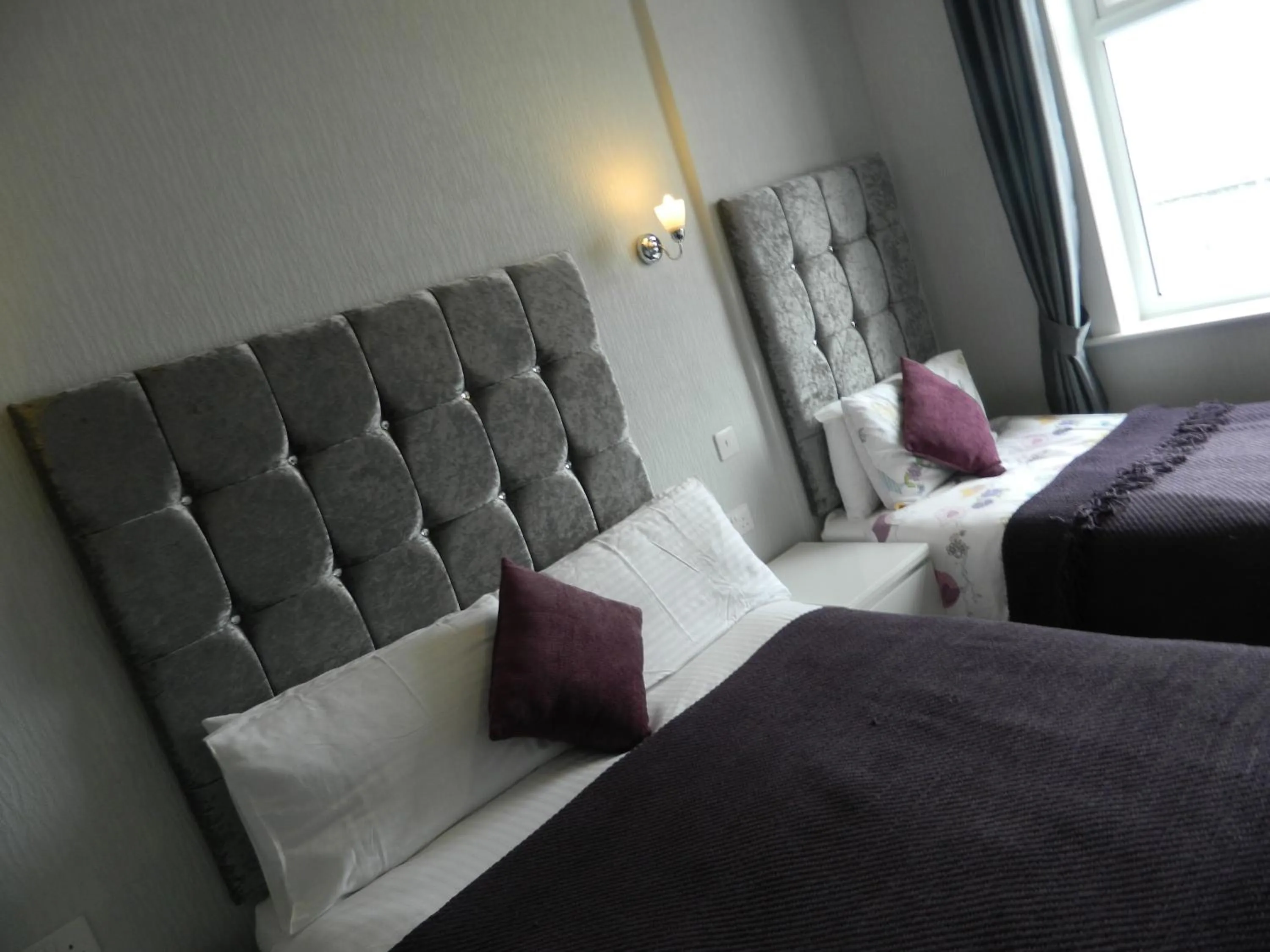 Deluxe Triple Room with Sea View in Ocean Bay