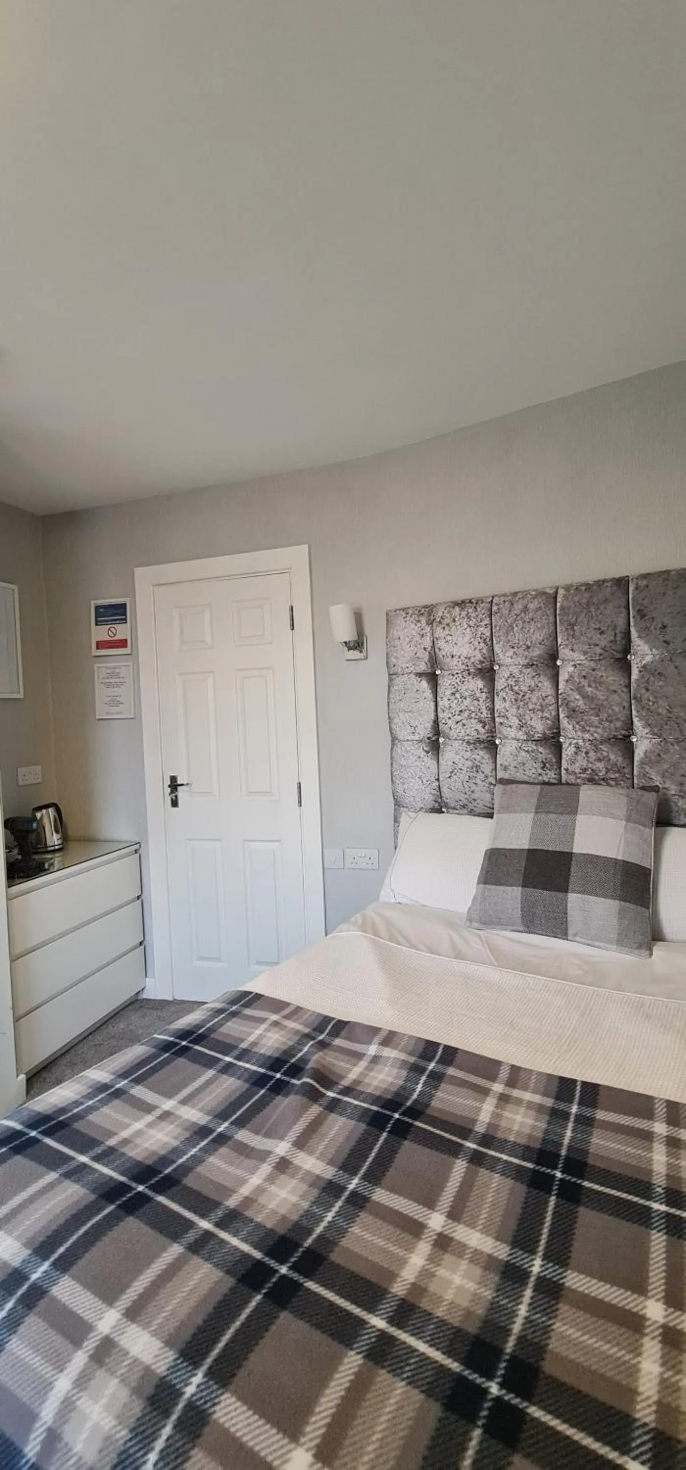 Bedroom, Bed in Ocean Bay