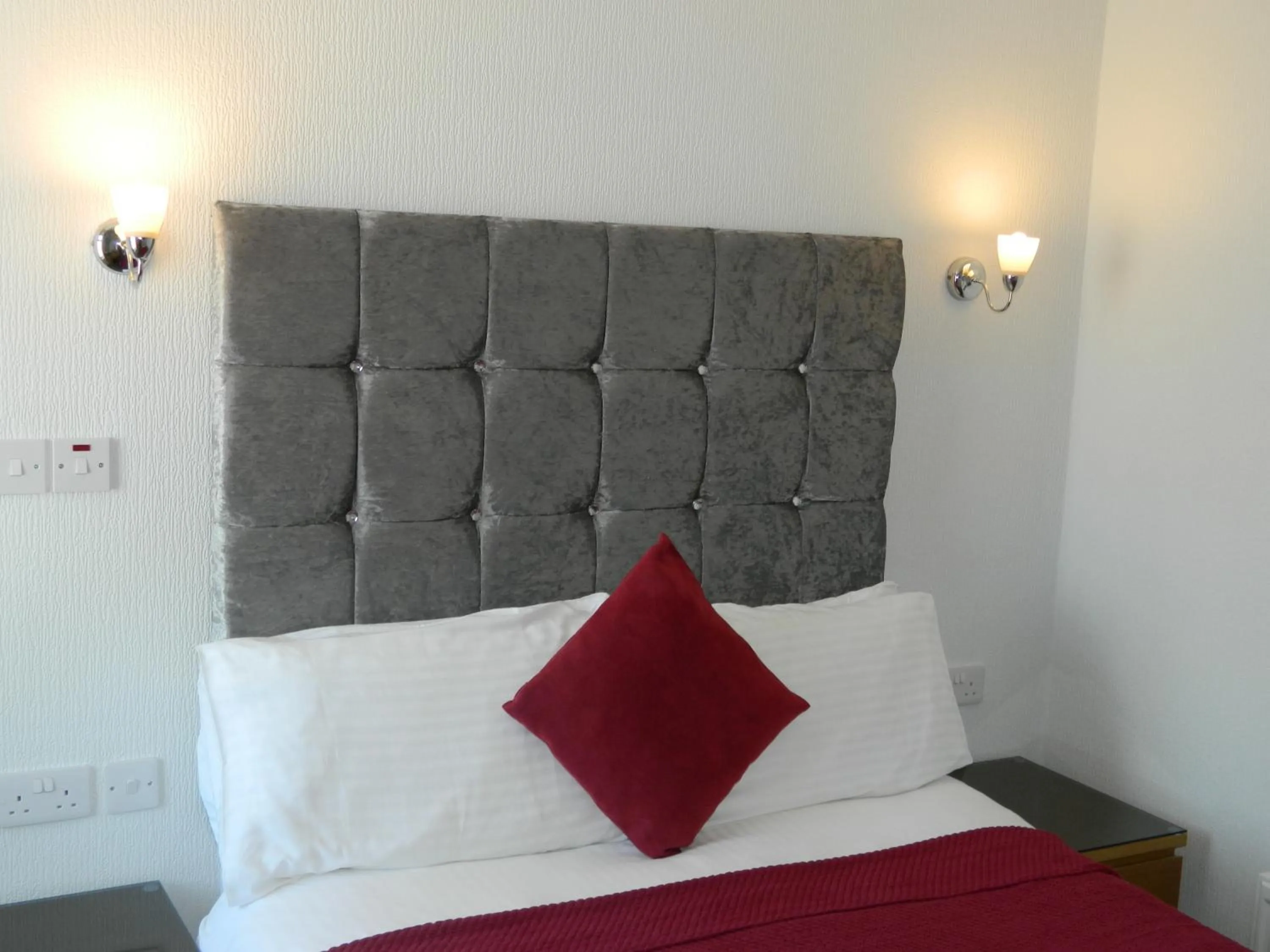 Bedroom, Bed in Ocean Bay