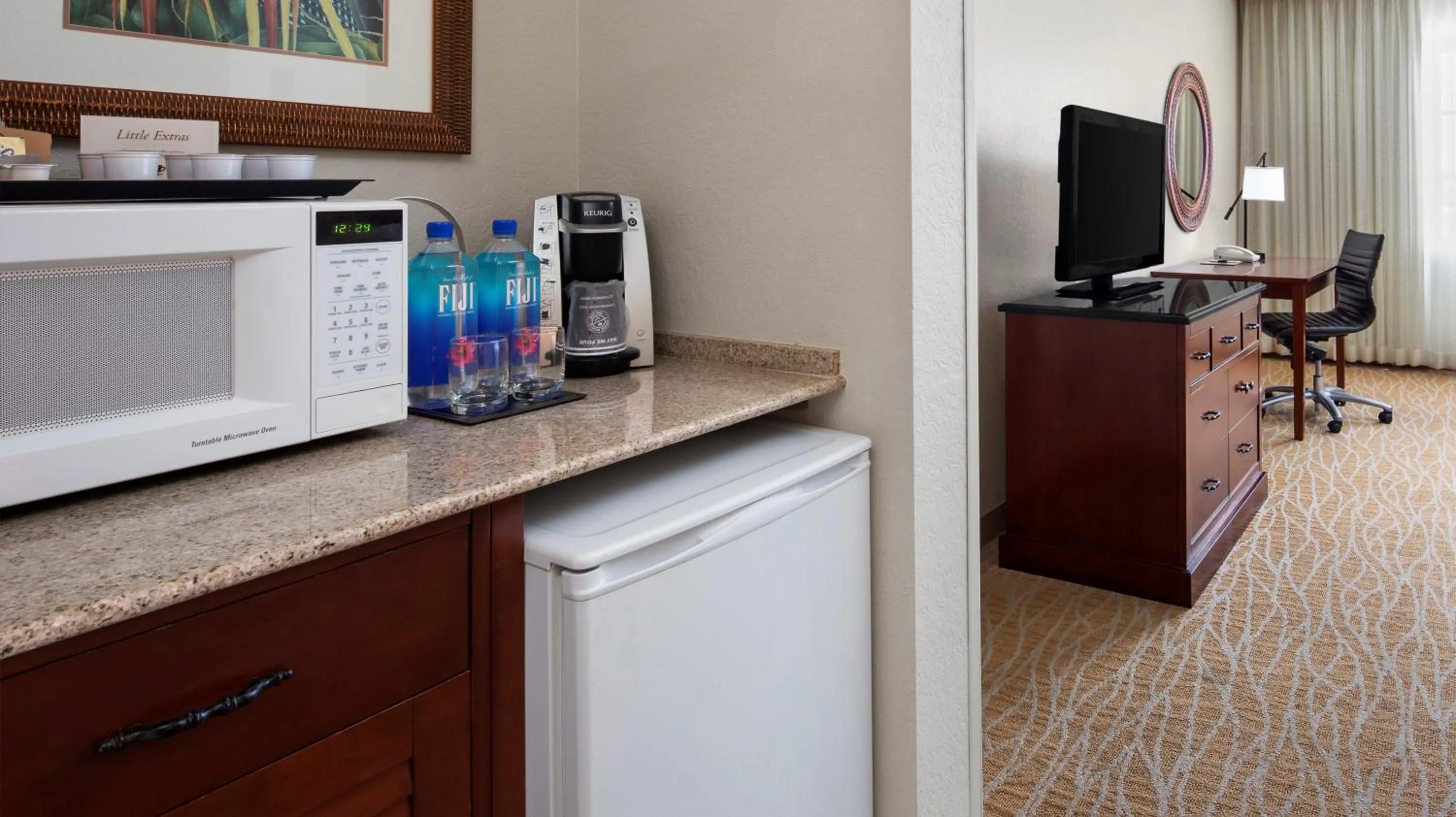 Kitchen or kitchenette in DoubleTree by Hilton Sunrise - Sawgrass Mills