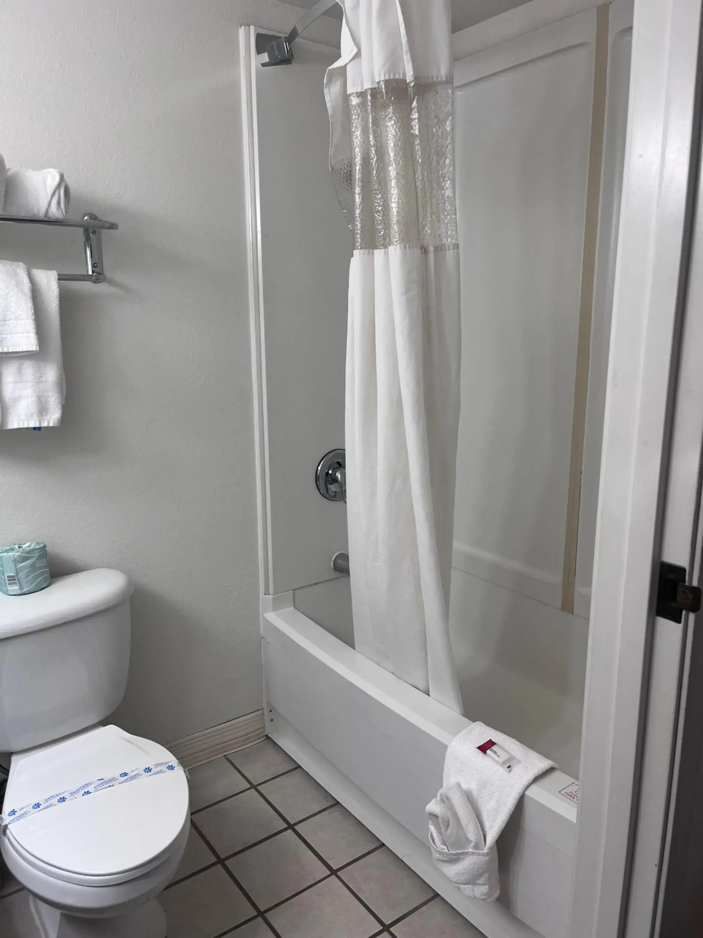 King Studio Suite - Non-Smoking in Ramada Downtown by Wyndham Anchorage King Studio Suite - Non-Smoking in Ramada Downtown by Wyndham Anchorage