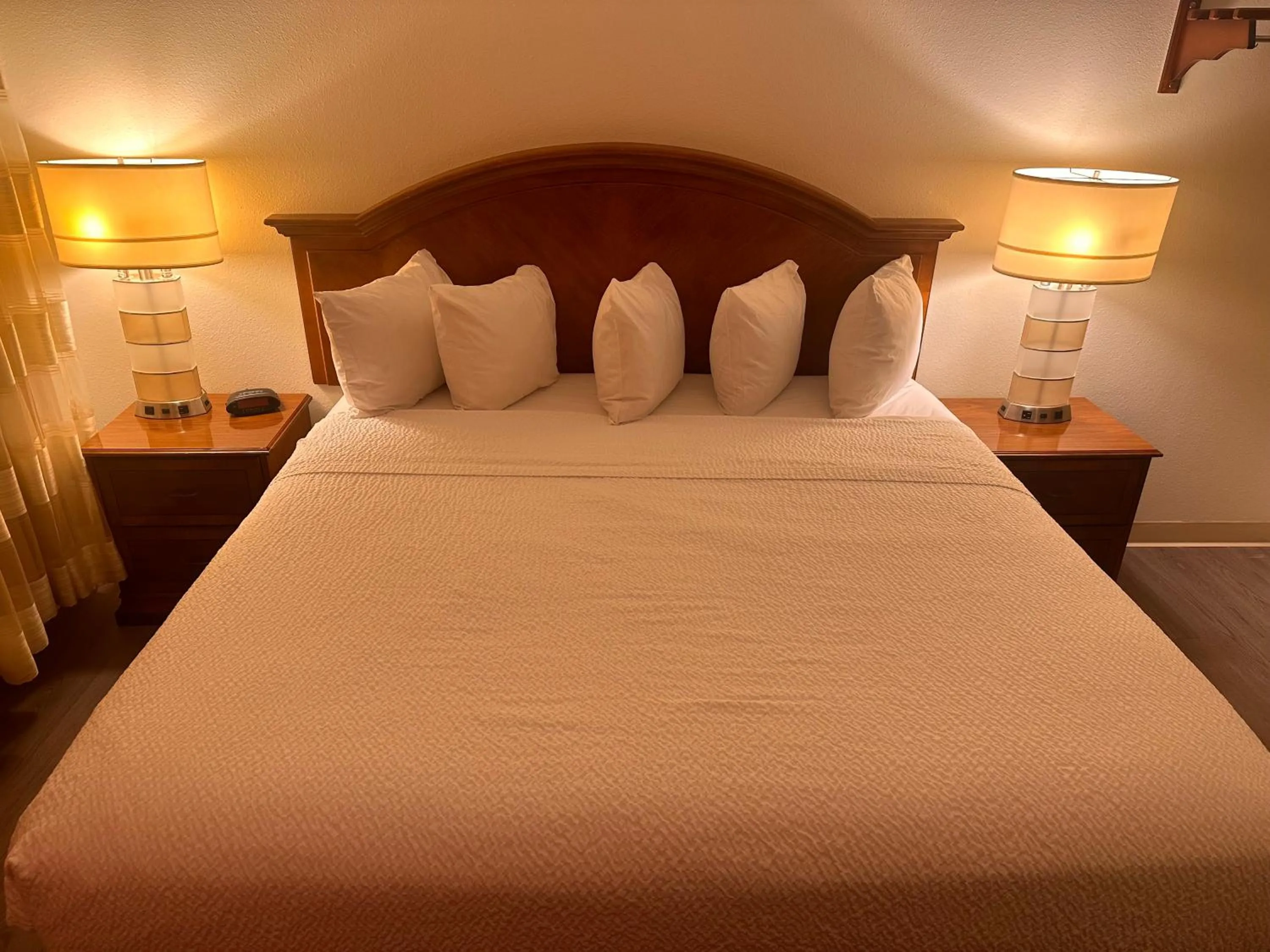 Bed in Ramada Downtown by Wyndham Anchorage