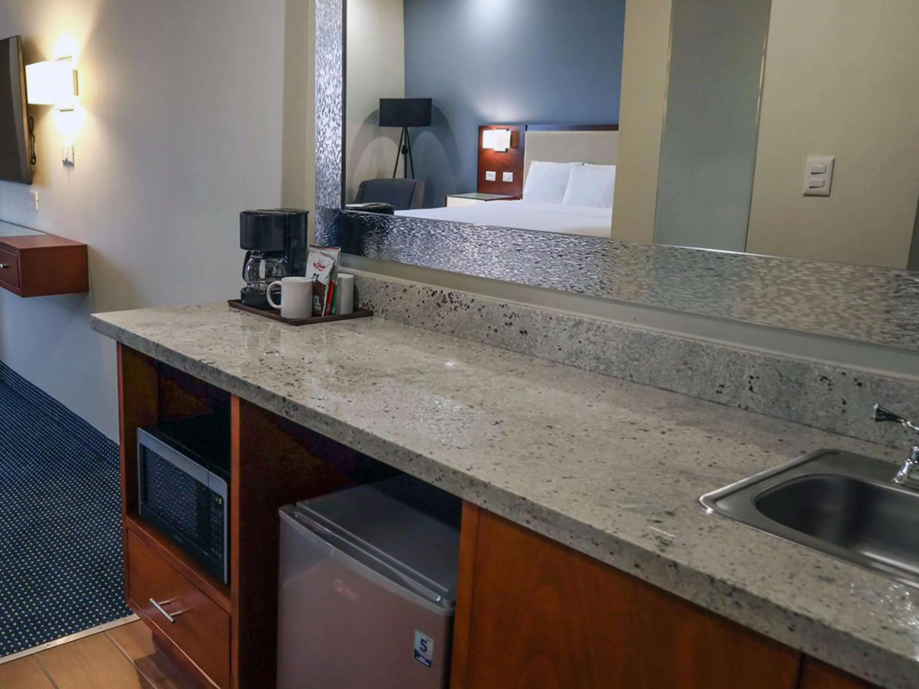 Kitchen or kitchenette in Best Western Santorin