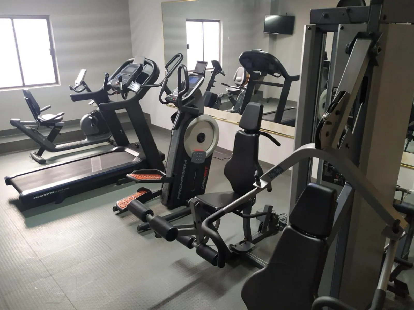 Fitness centre/facilities in Best Western Santorin