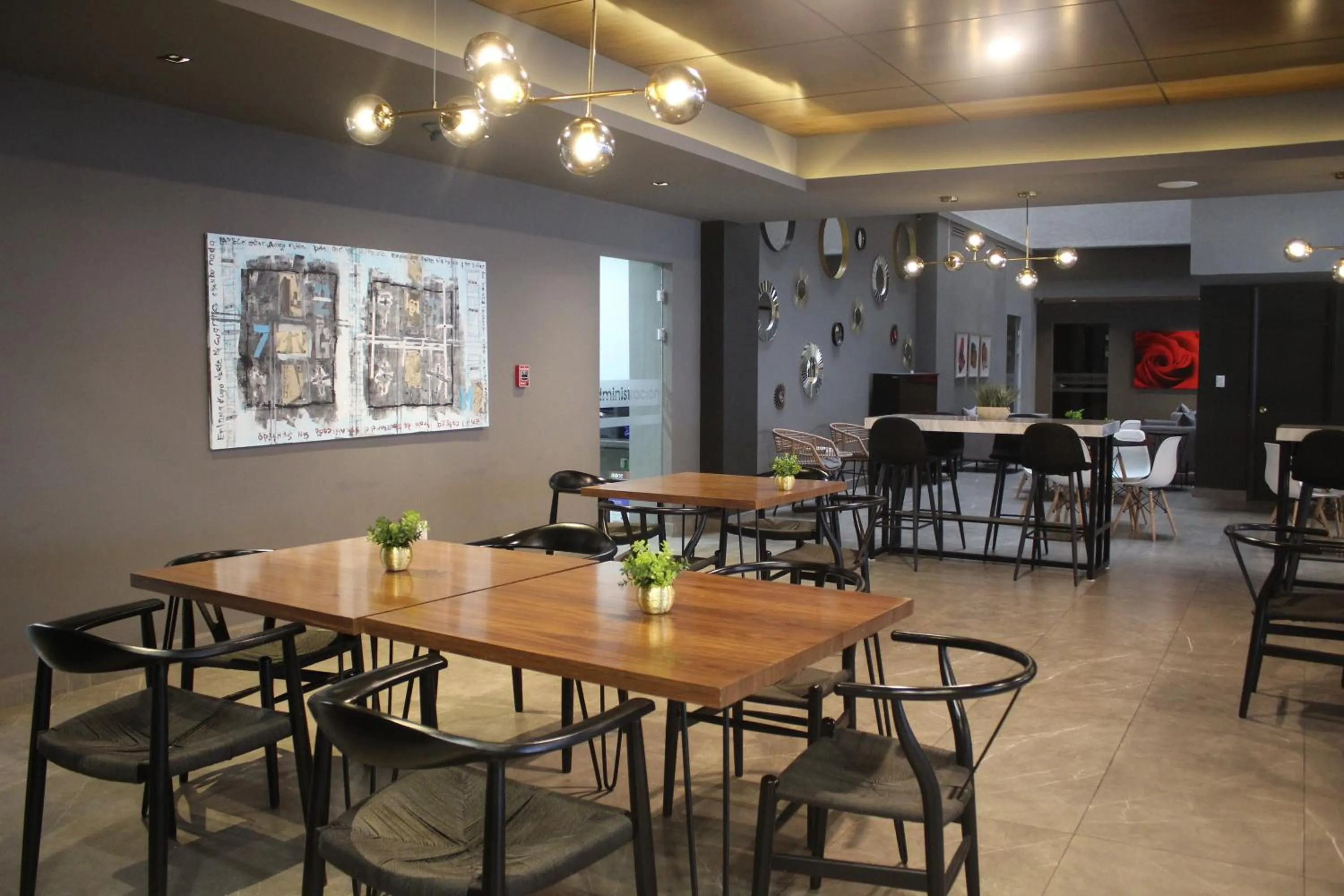 Restaurant/places to eat in Best Western Santorin