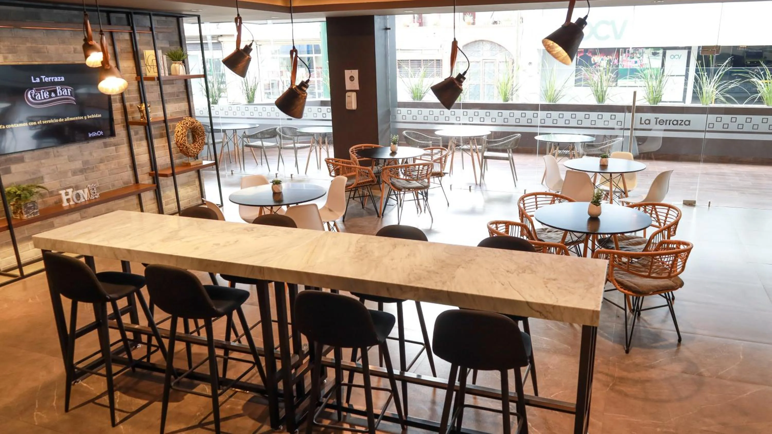 Lounge or bar in Best Western Santorin