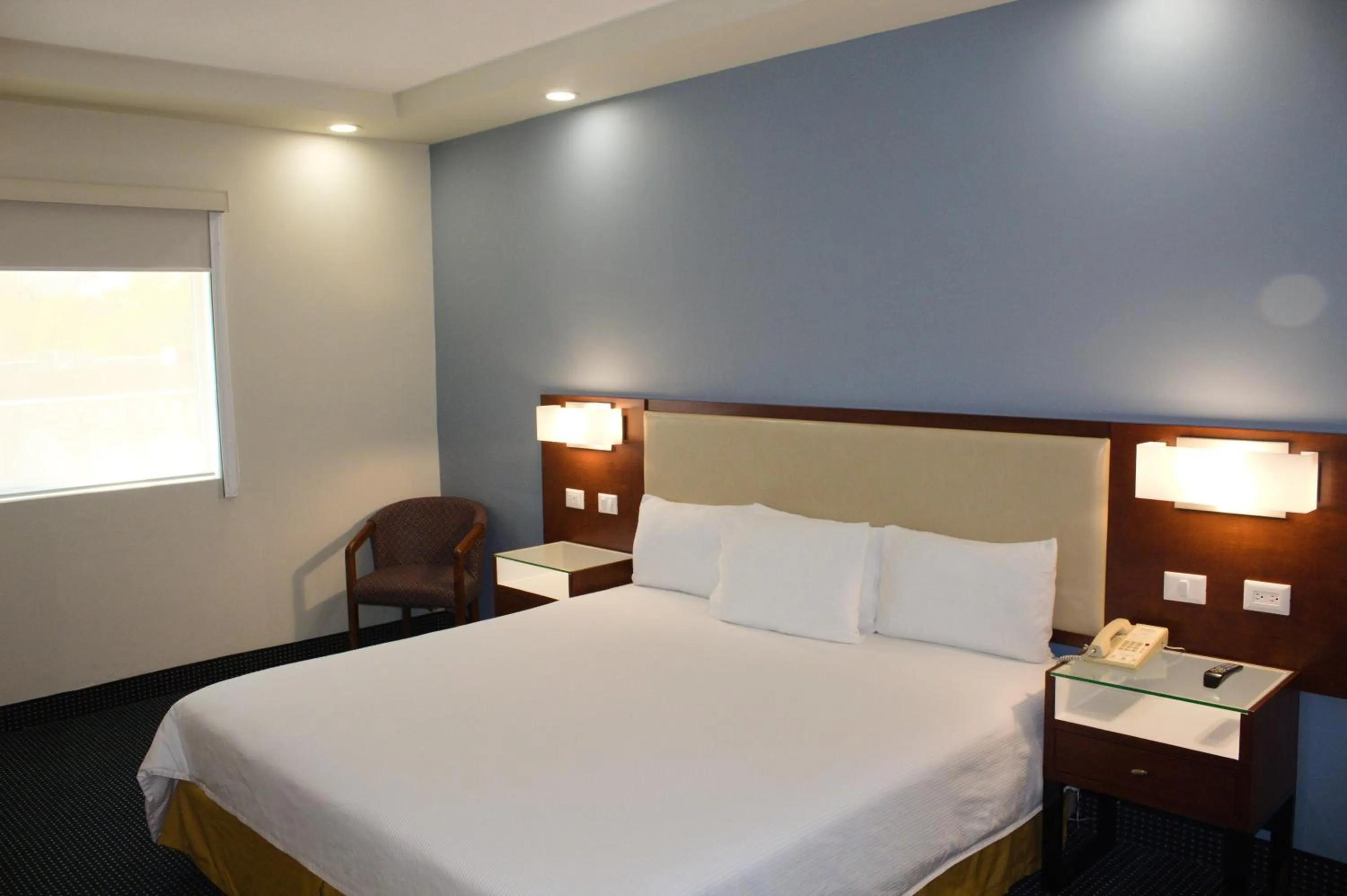 Bed in Best Western Santorin