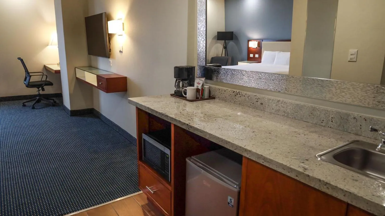 Kitchen or kitchenette in Best Western Santorin