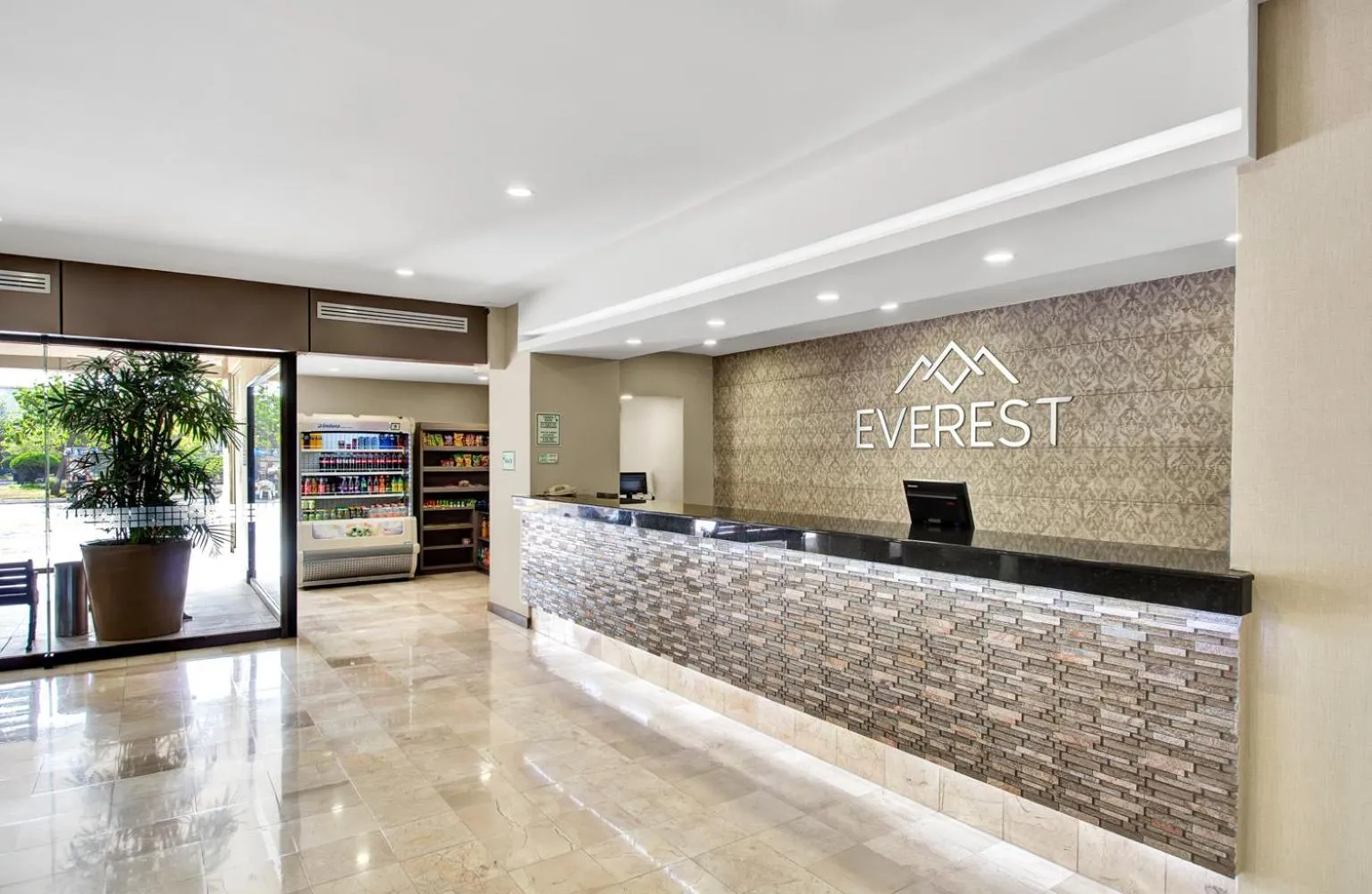 Lobby or reception in Everest Ciudad Victoria