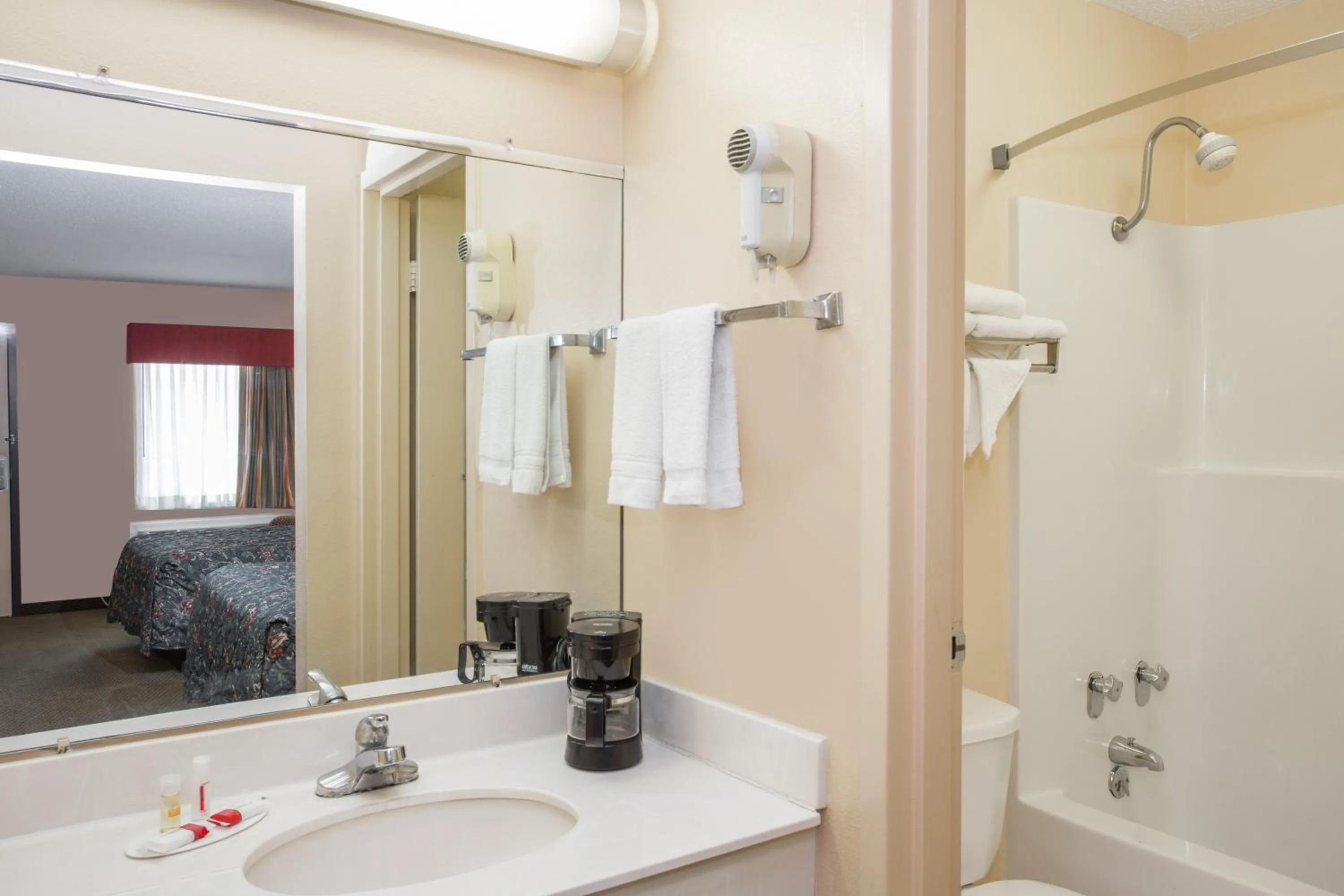 Bathroom in Knights Inn Grenada