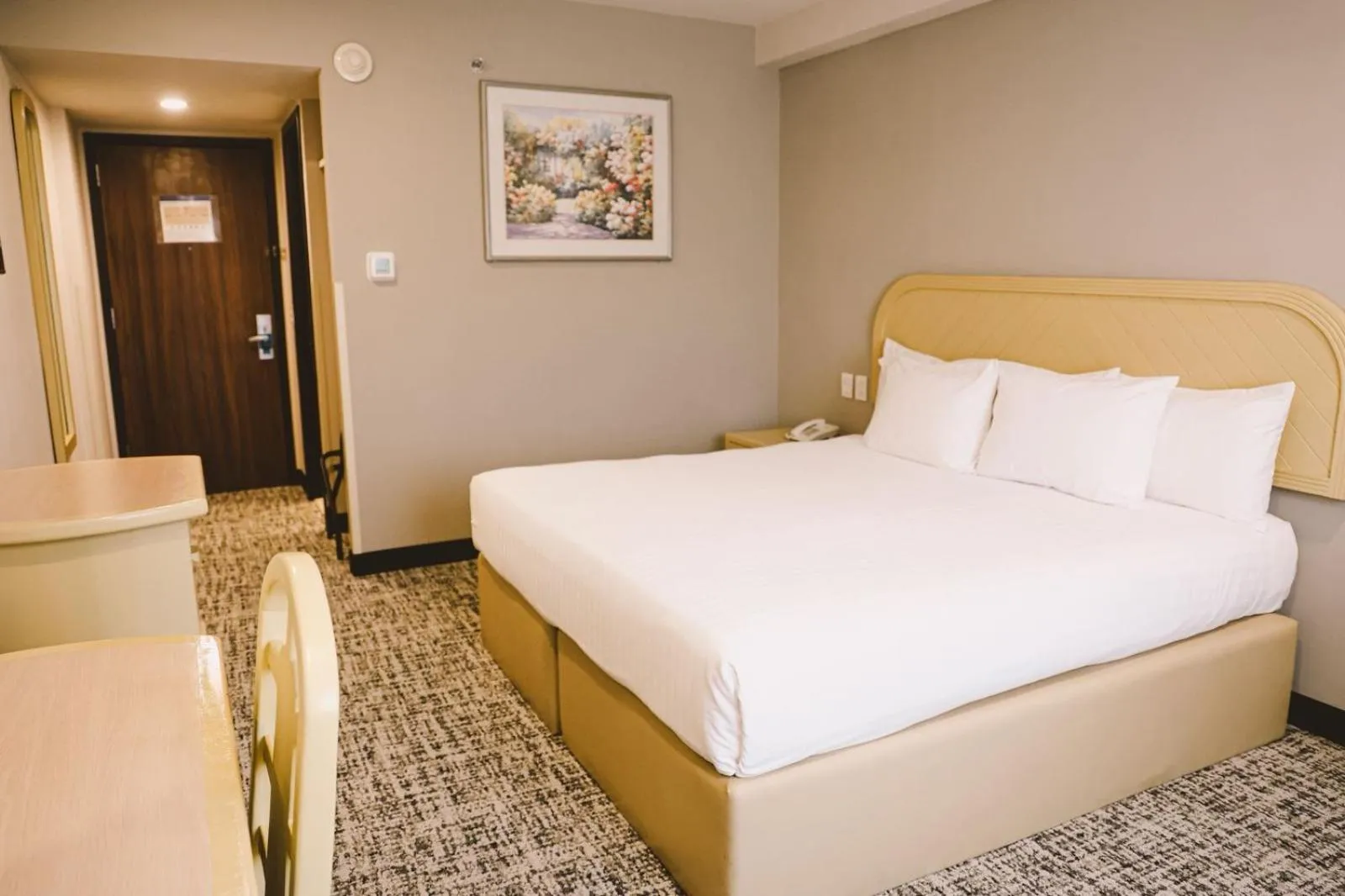 Bedroom, Bed in Victoria Inn