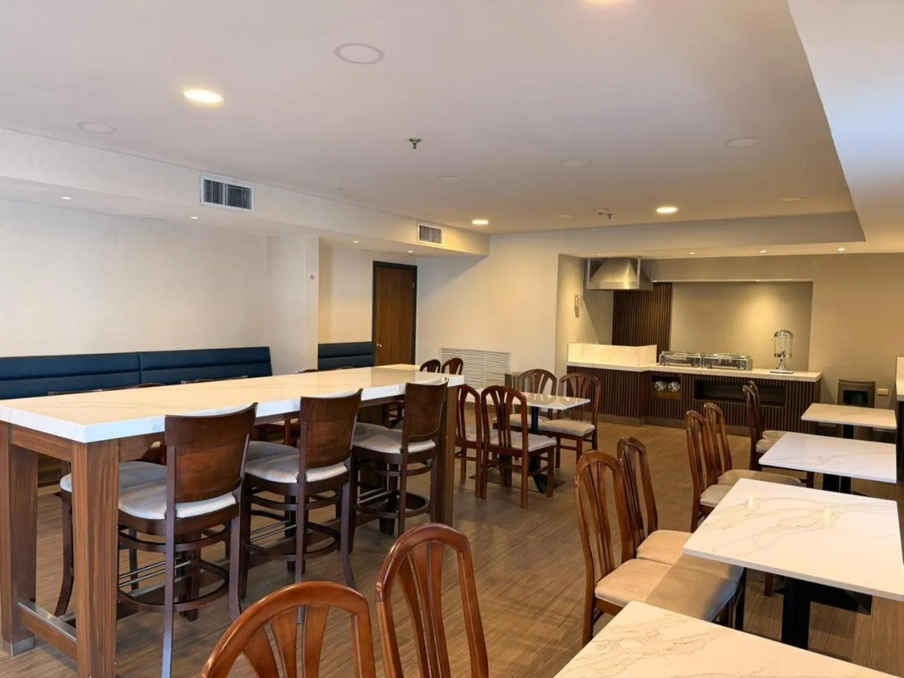 Breakfast in Victoria Inn