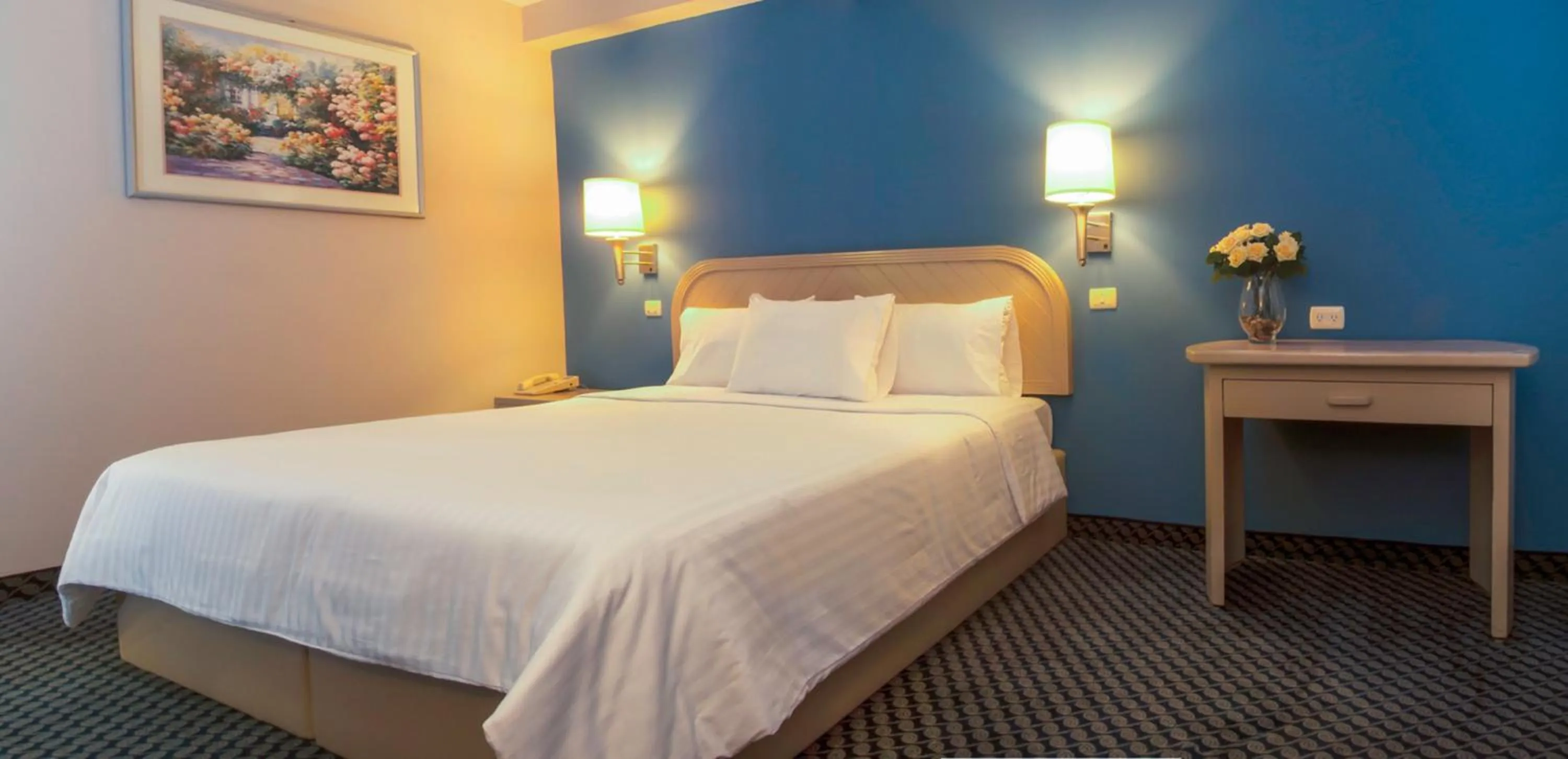 King Room - Non-Smoking in Victoria Inn