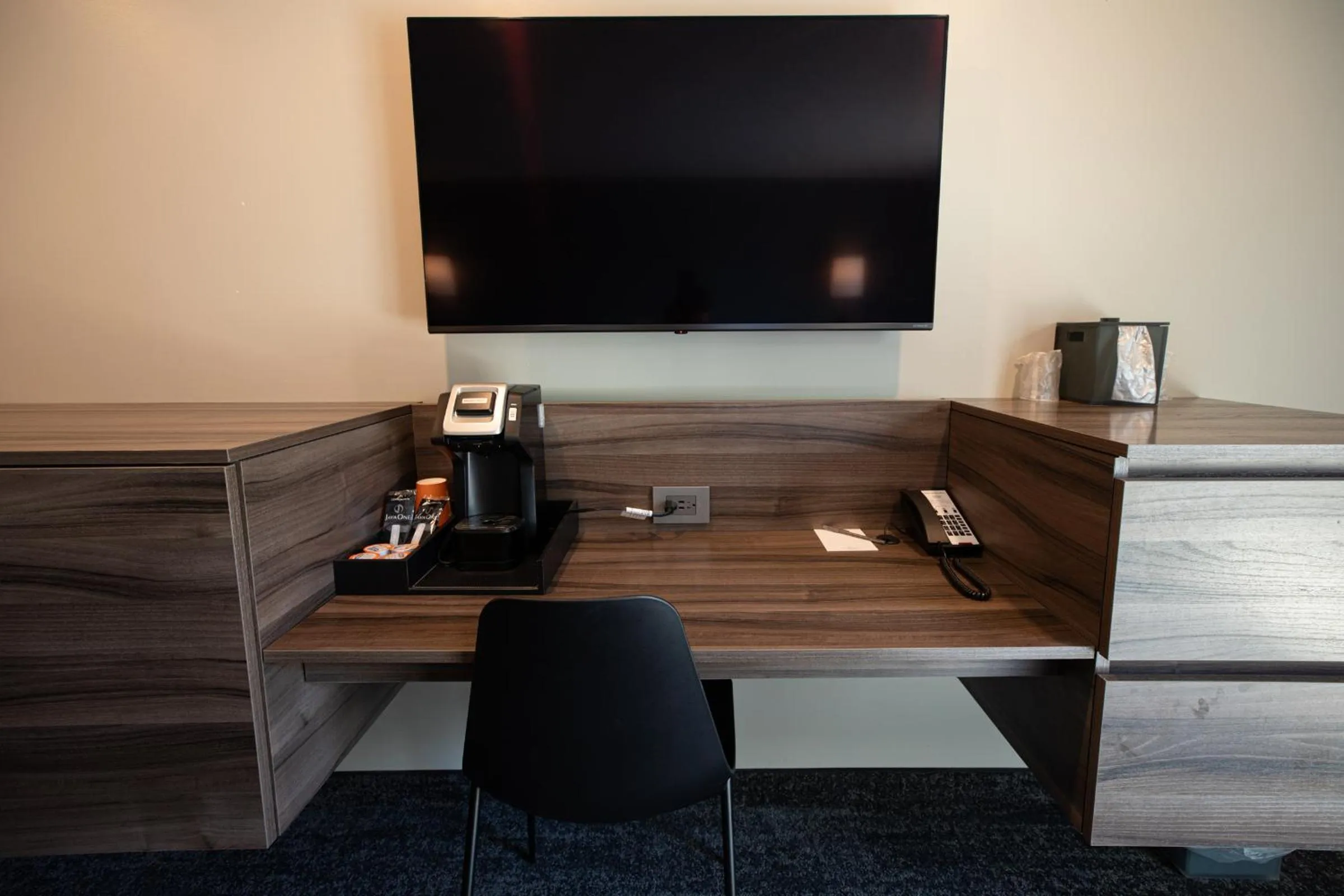 TV and multimedia in Ruby River Hotel