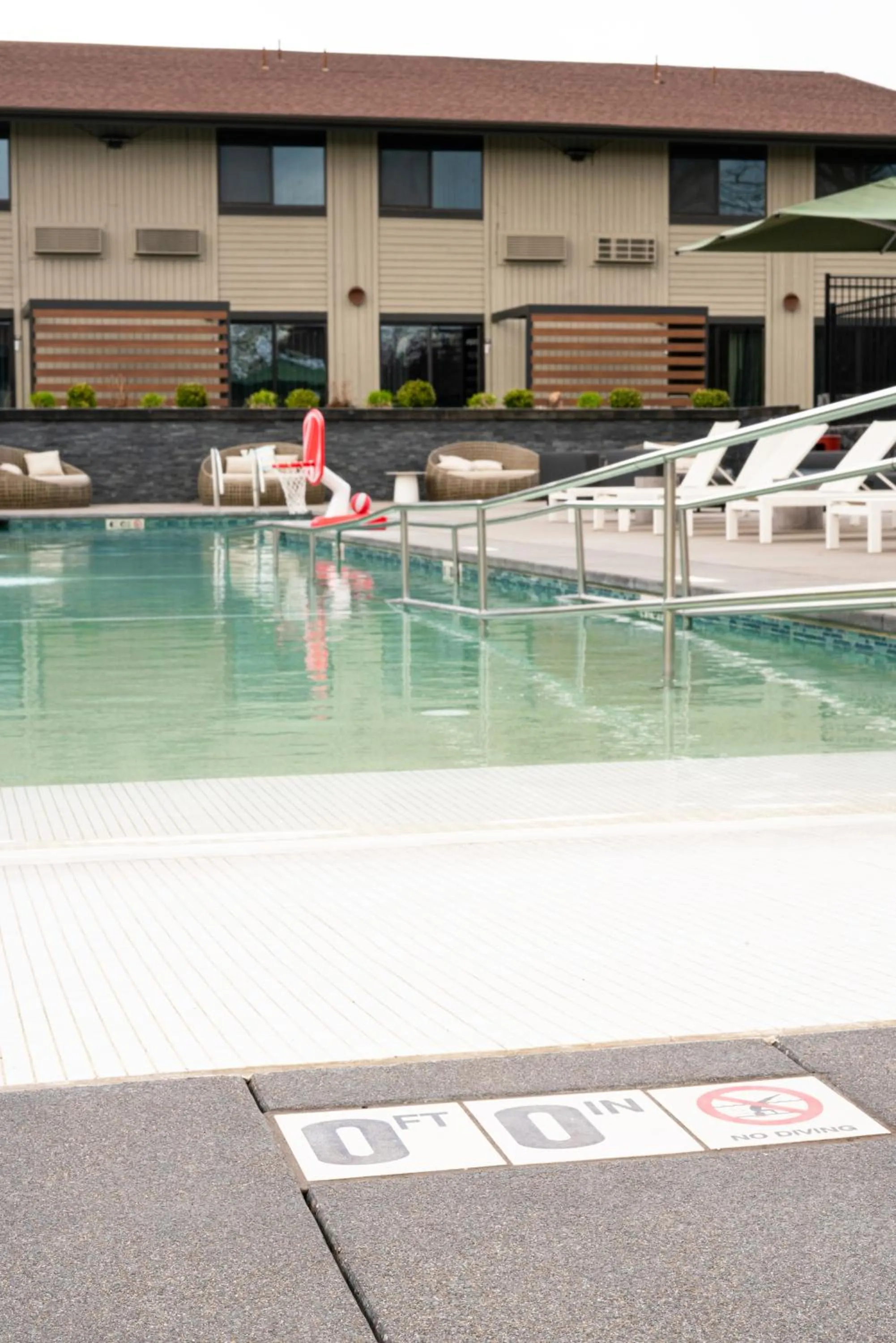 Evening entertainment in Ruby River Hotel