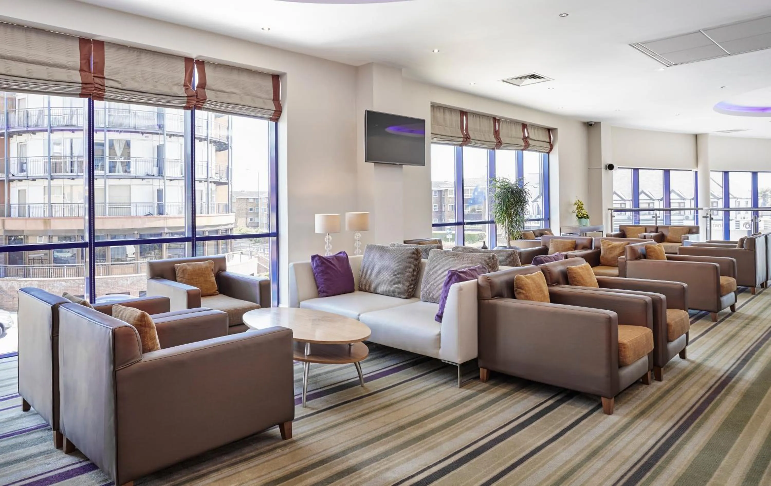 Property building, Seating Area in Holiday Inn Express London - Newbury Park, an IHG Hotel