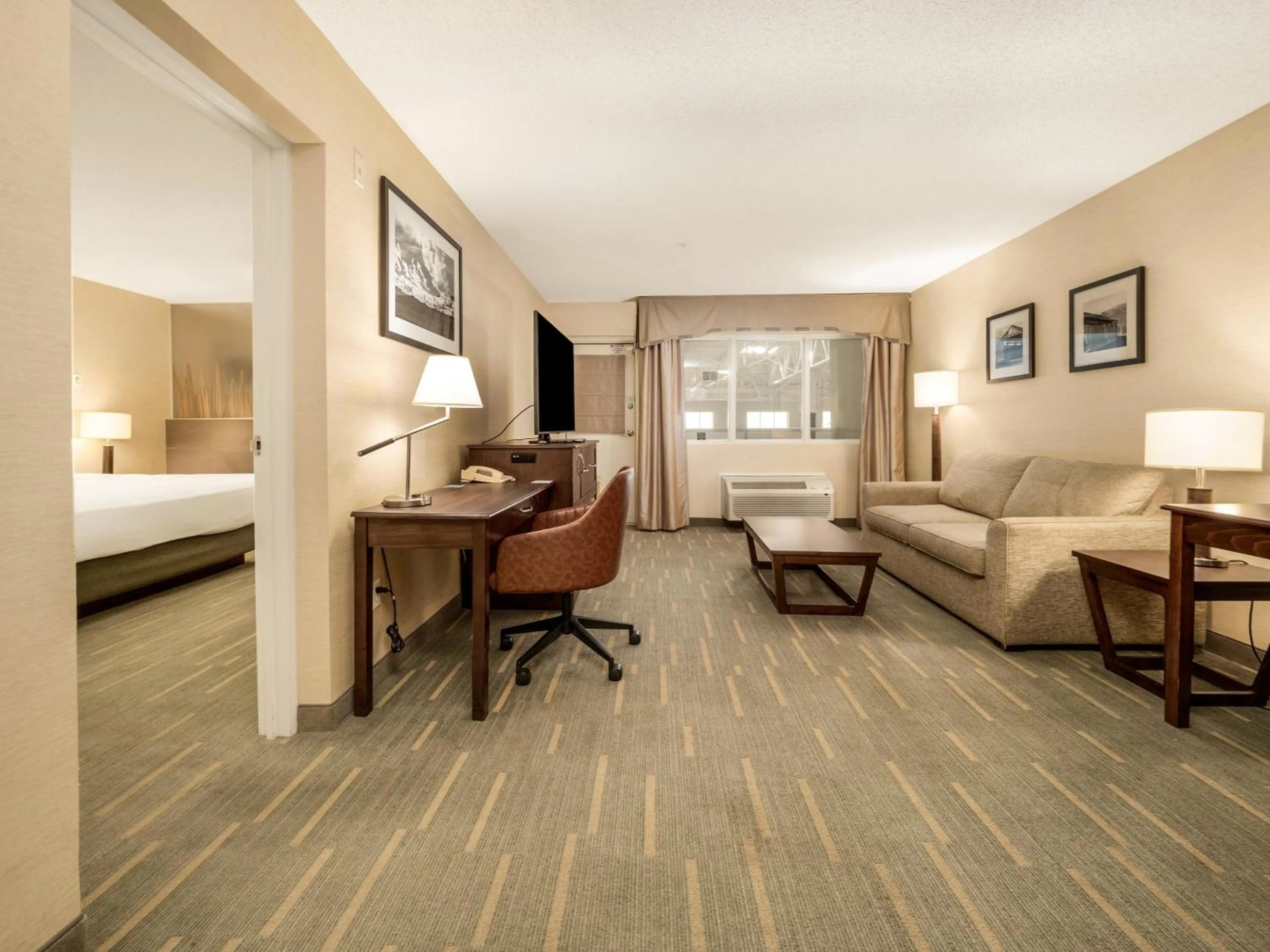 Photo of the whole room, Bed in Holiday Inn Lethbridge by IHG