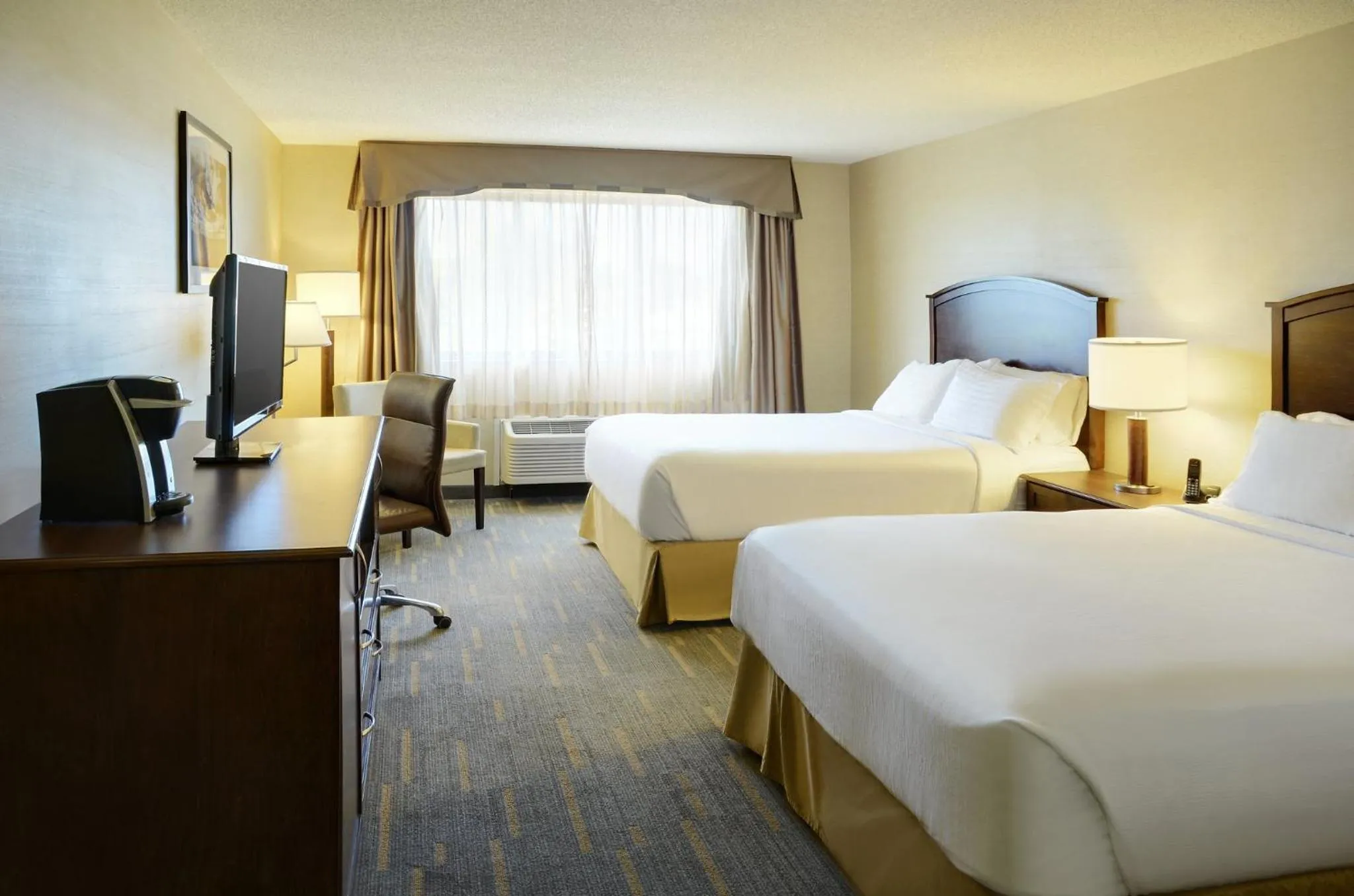 Photo of the whole room, Bed in Holiday Inn Lethbridge by IHG