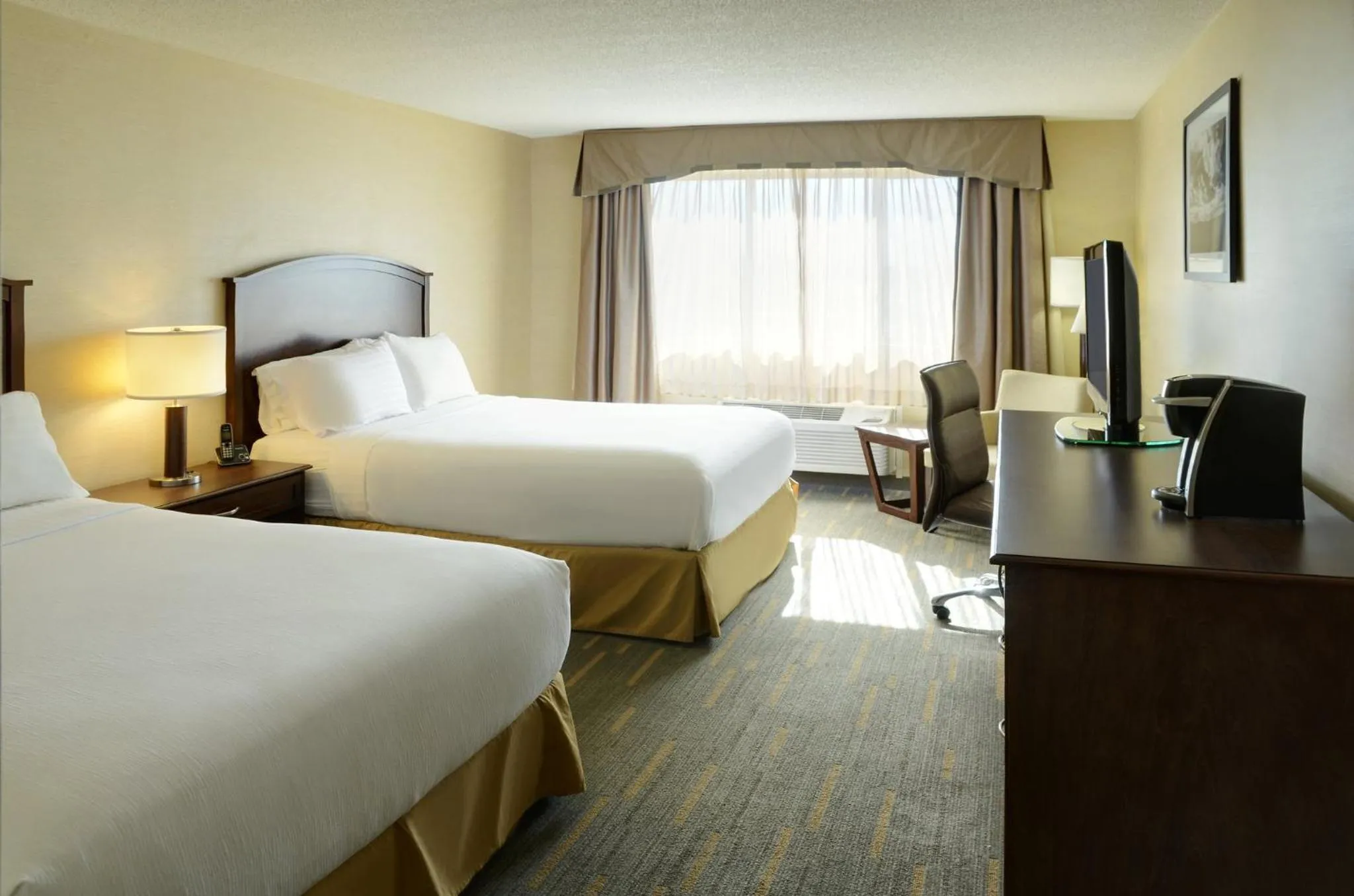 Photo of the whole room, Bed in Holiday Inn Lethbridge by IHG