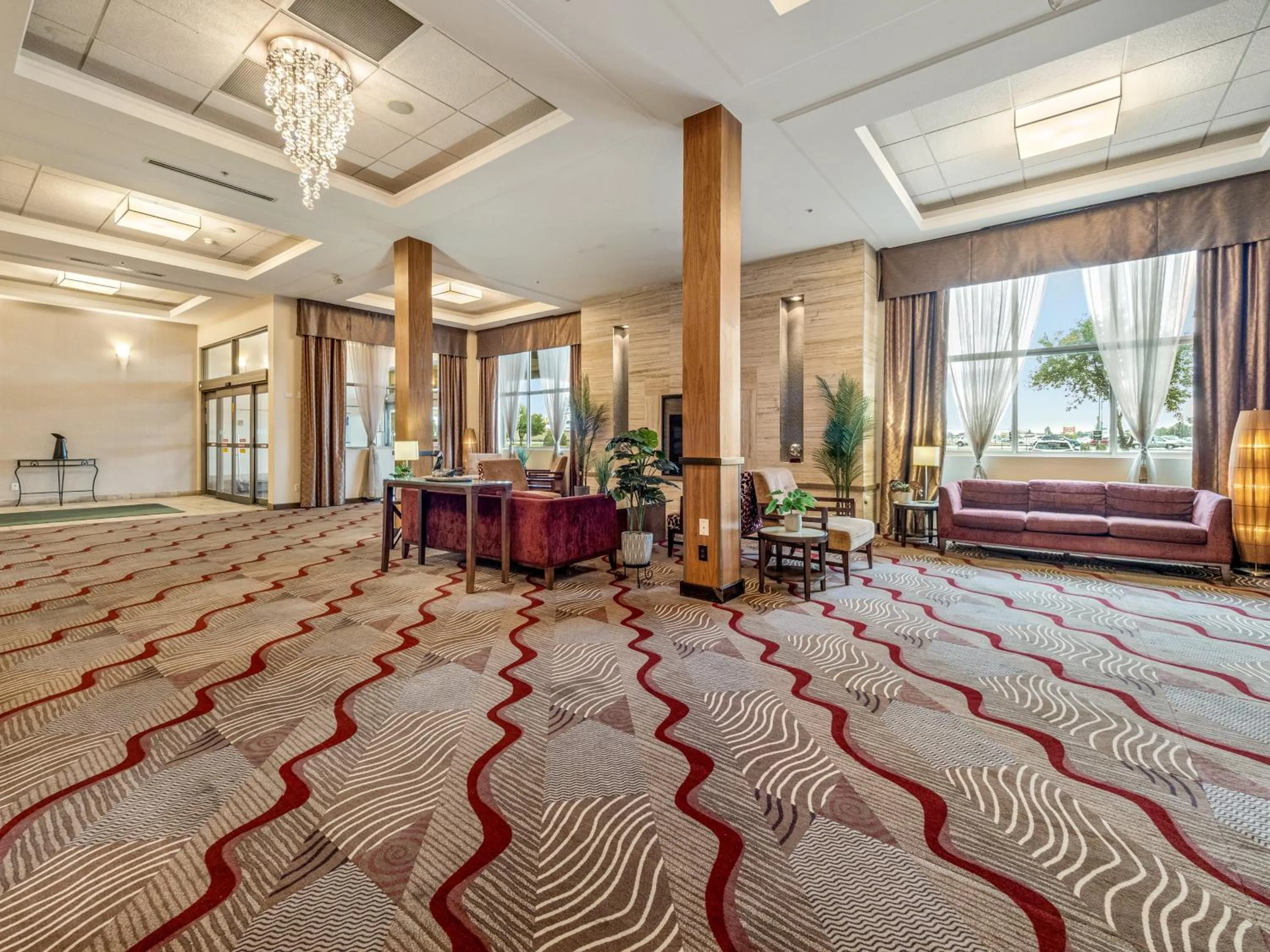 Property building in Holiday Inn Lethbridge by IHG