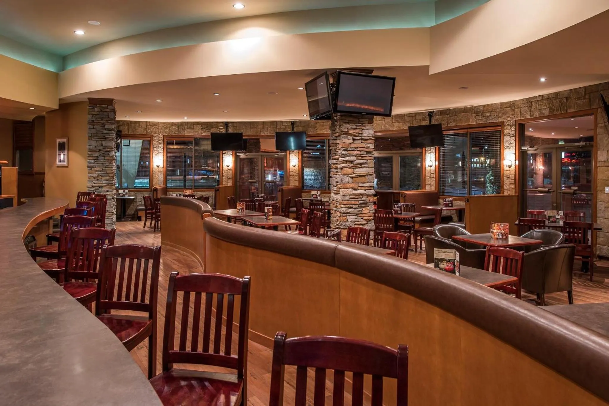 Restaurant/places to eat in Holiday Inn Lethbridge by IHG