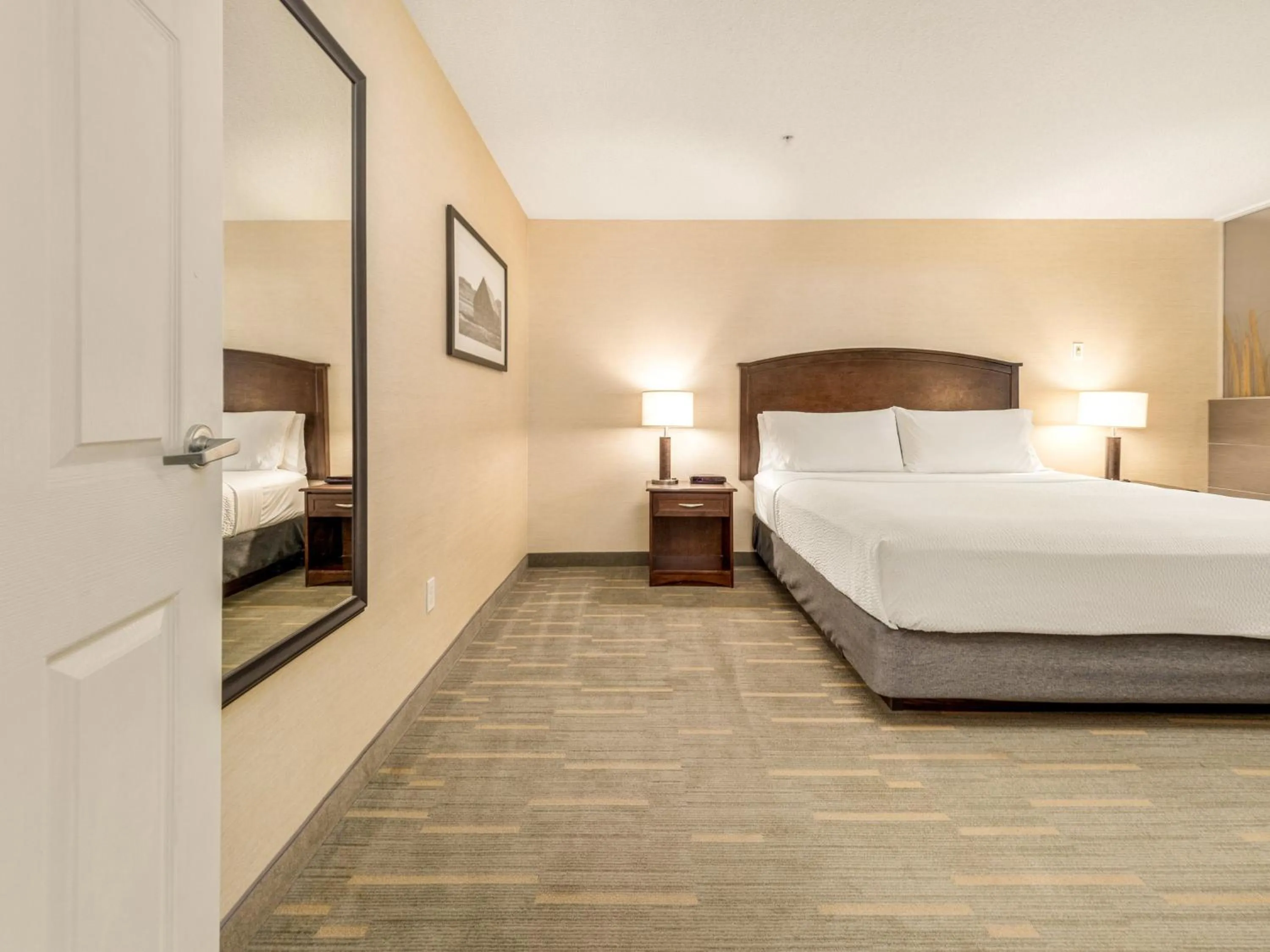 Photo of the whole room, Bed in Holiday Inn Lethbridge by IHG