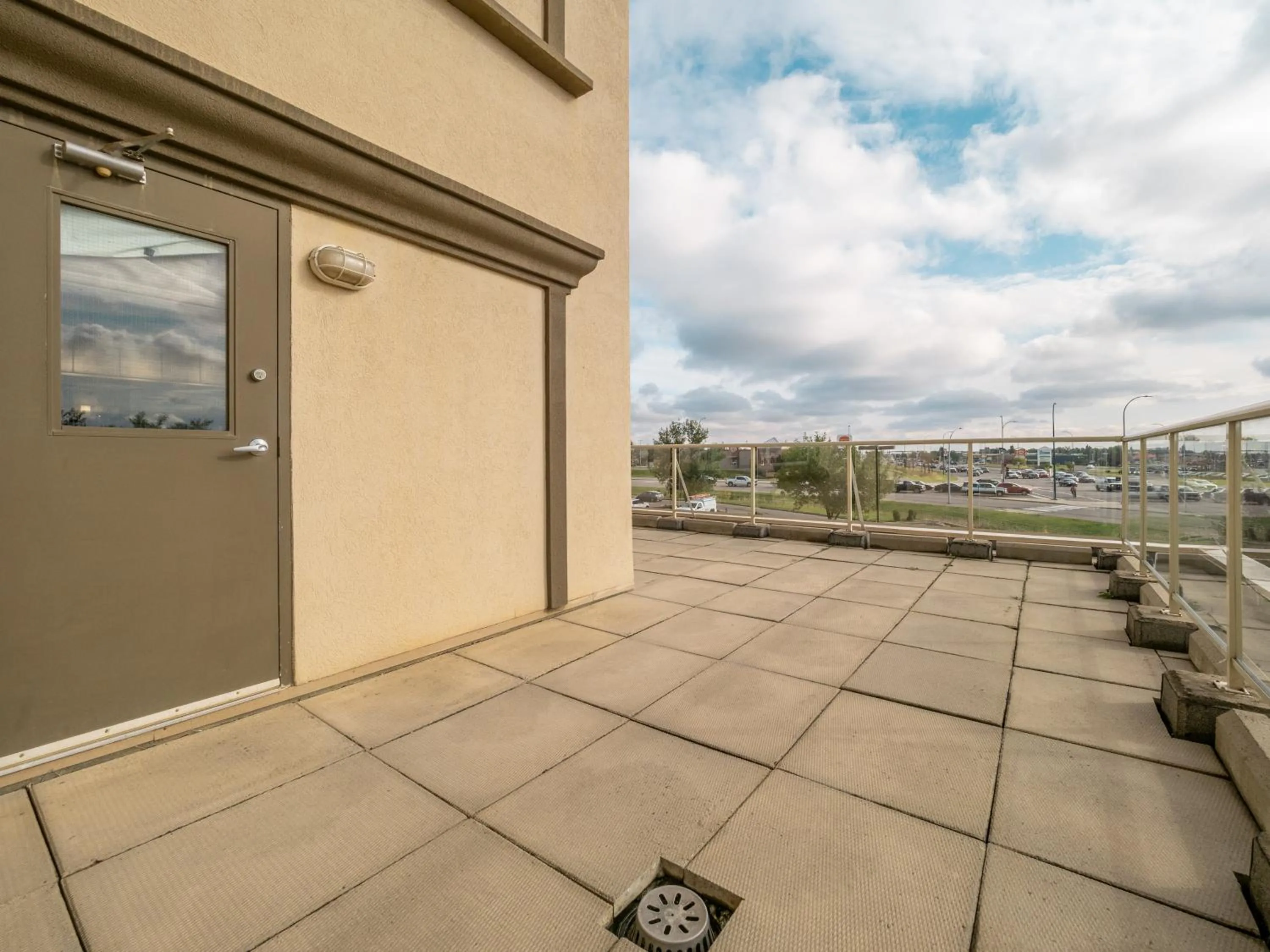 Photo of the whole room in Holiday Inn Lethbridge by IHG