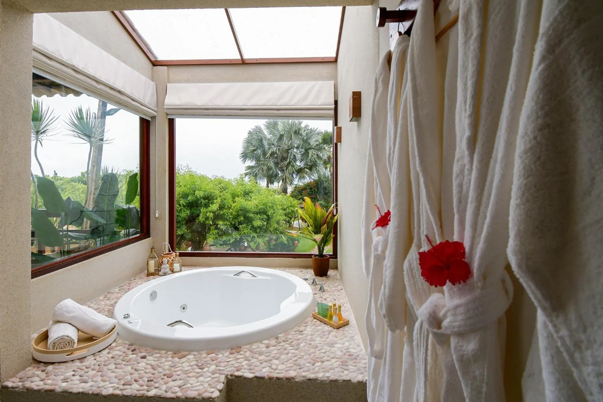 Hot Tub in Pousada Encontro das Águas